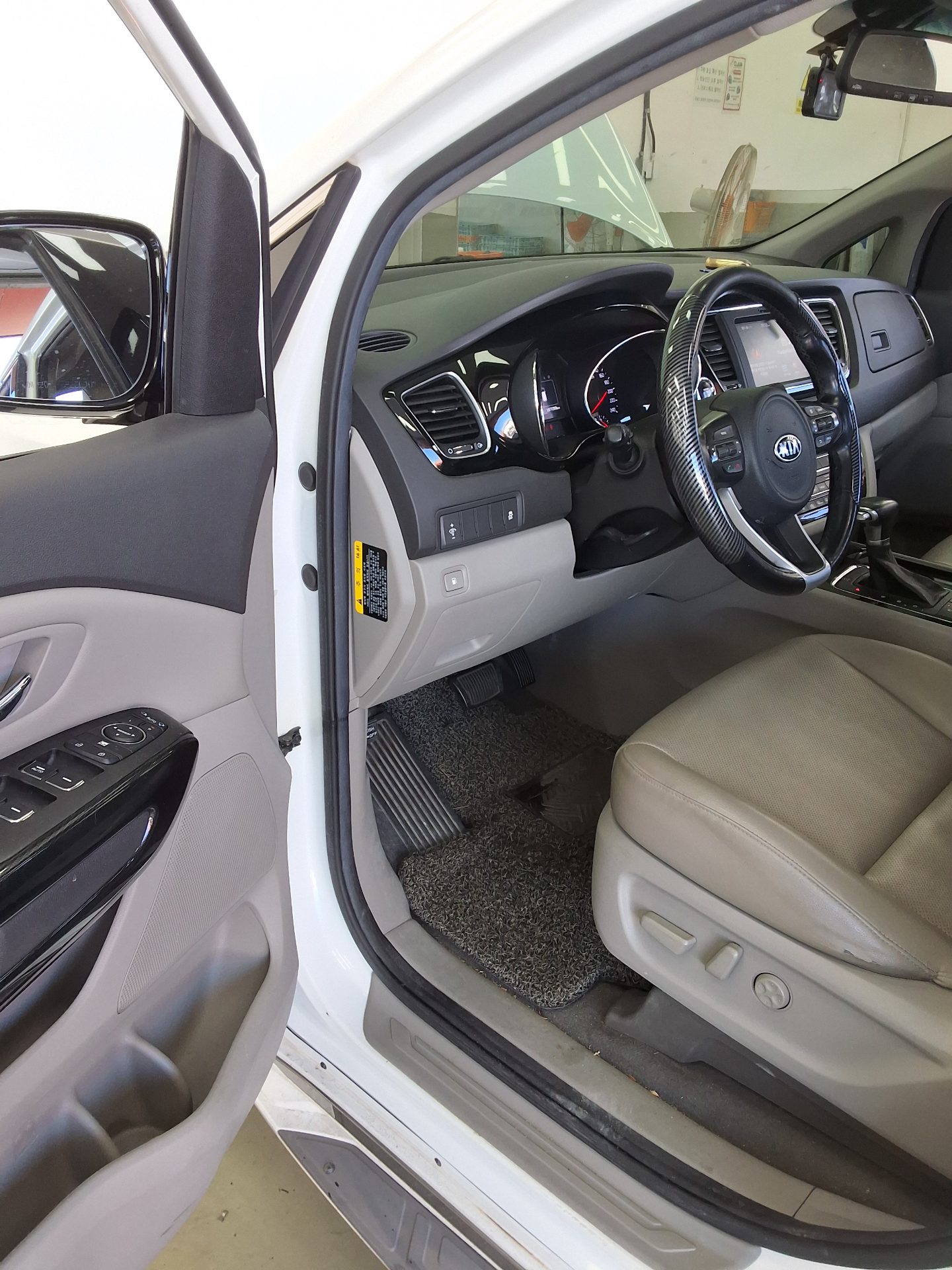 KIA ALL NEW CARNIVAL 9-SEATER DIESEL PRESTIGE 2017 - zdjęcie 10