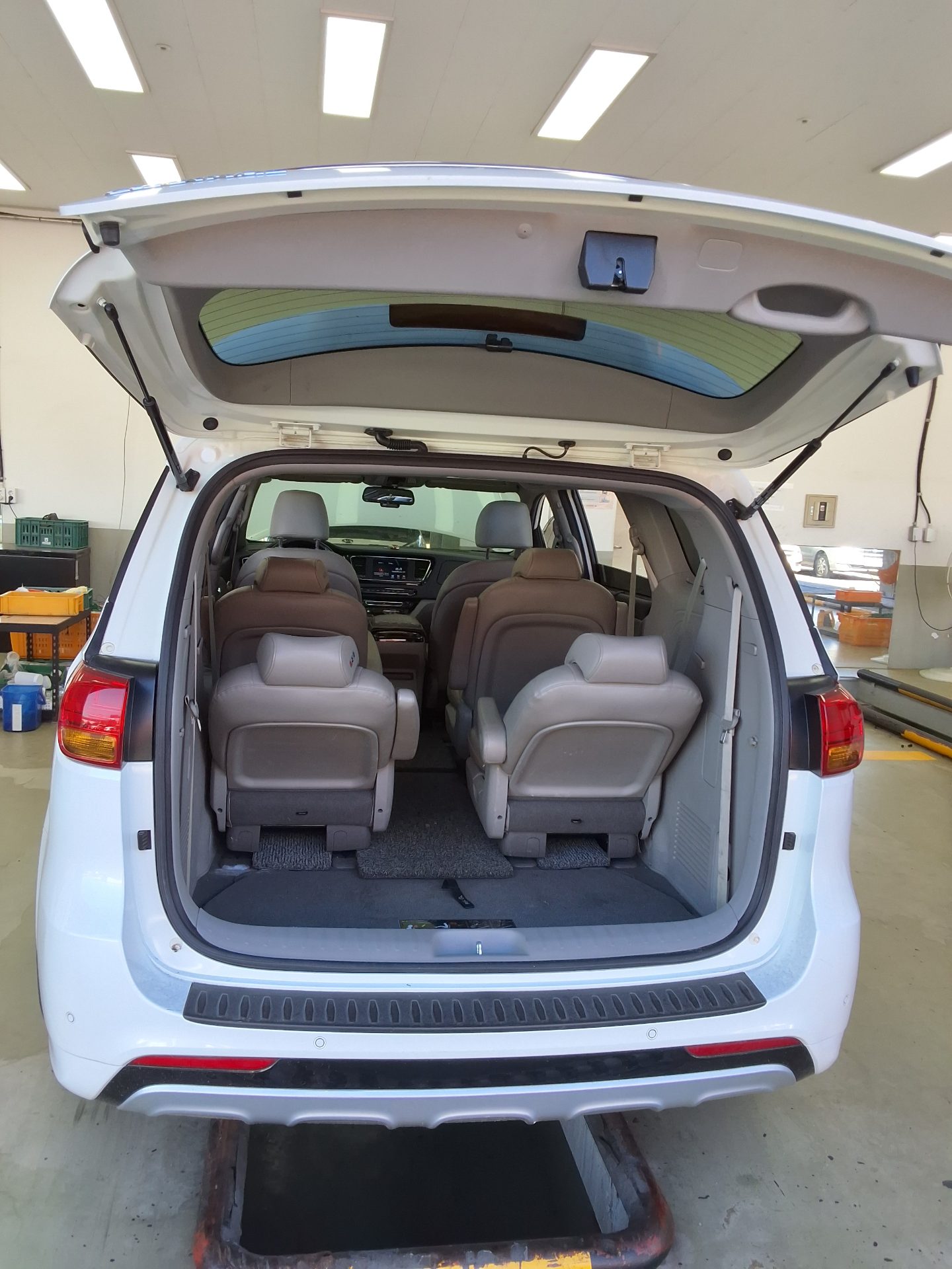 KIA ALL NEW CARNIVAL 9-SEATER DIESEL PRESTIGE 2017 - zdjęcie 15