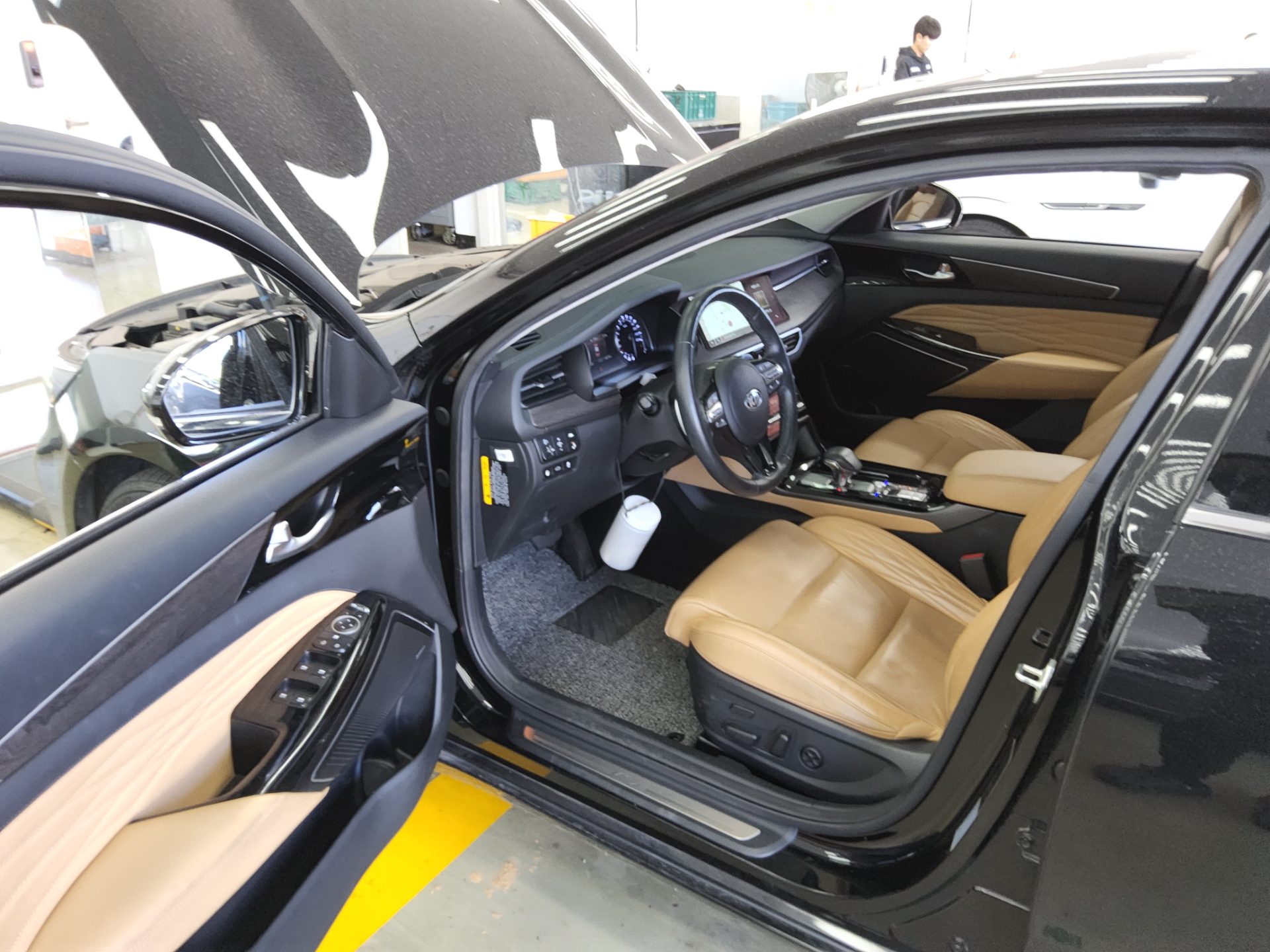 KIA K7 PREMIER 3.0 GDi SIGNATURE 2020 - zdjęcie 10