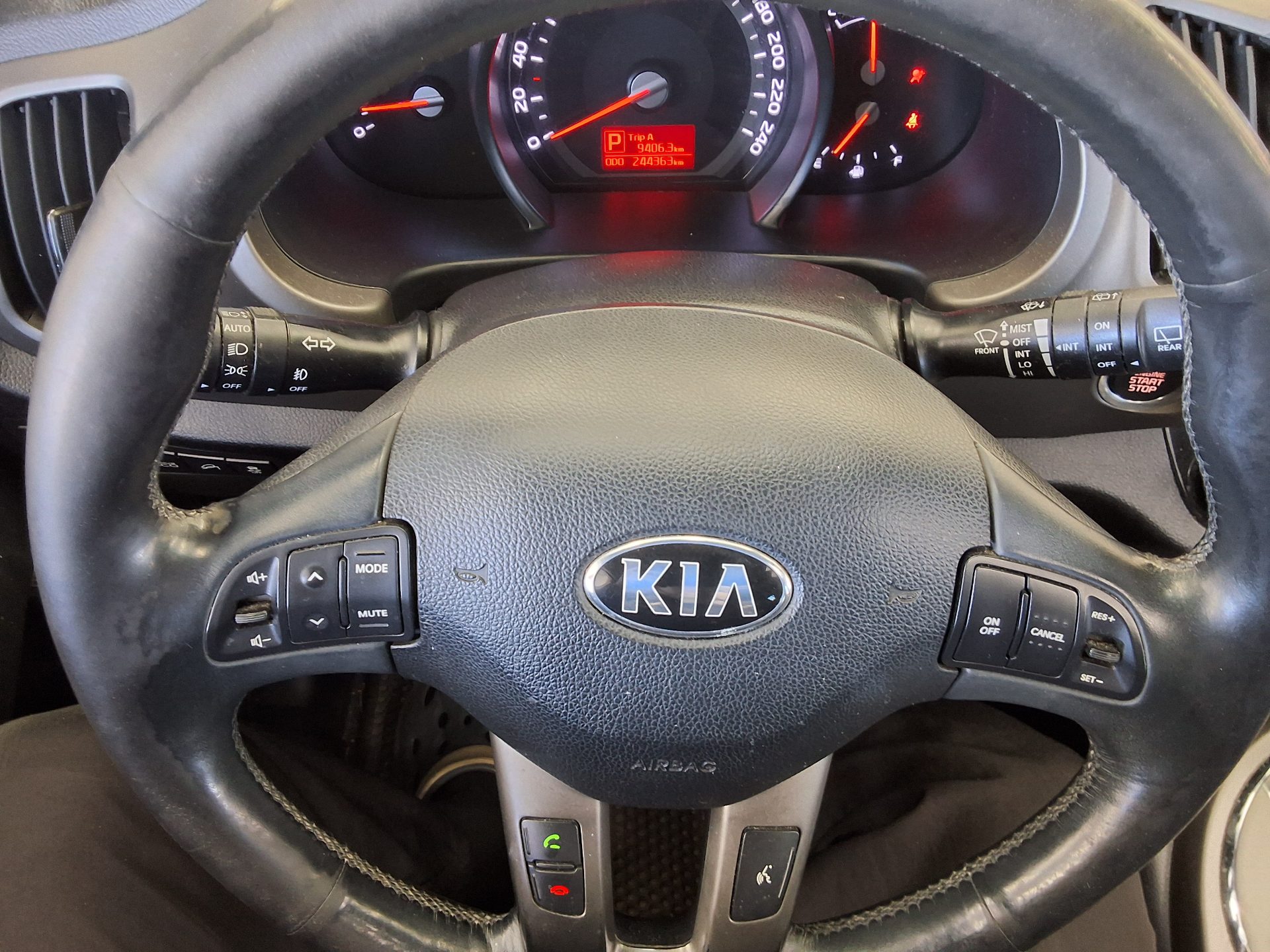 KIA THE NEW SPORTAGE R DIESEL R2.0 2WD TRENDY 2014 - zdjęcie 17