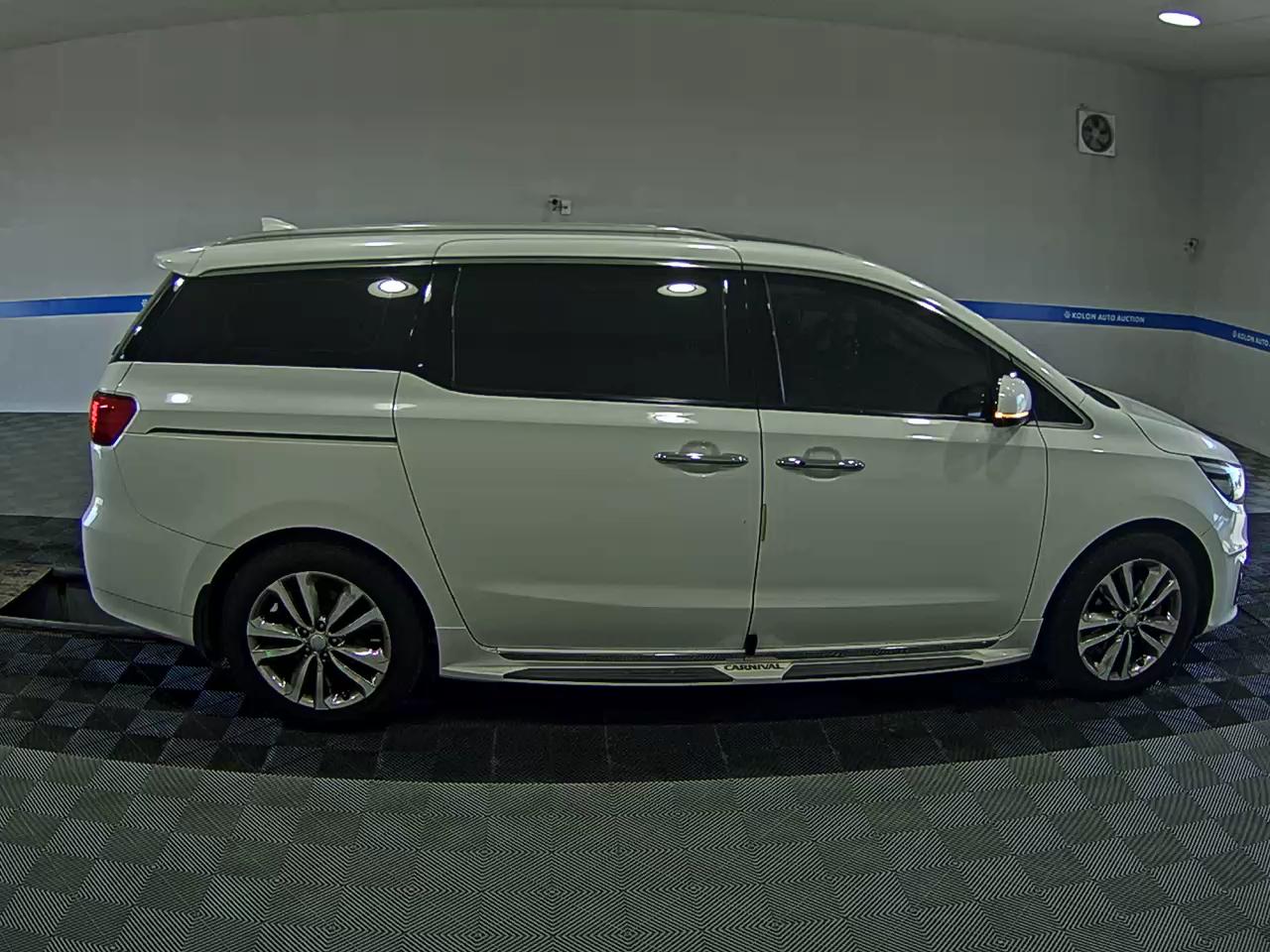 KIA ALL NEW CARNIVAL 9-SEATER DIESEL PRESTIGE 2017 - zdjęcie 4