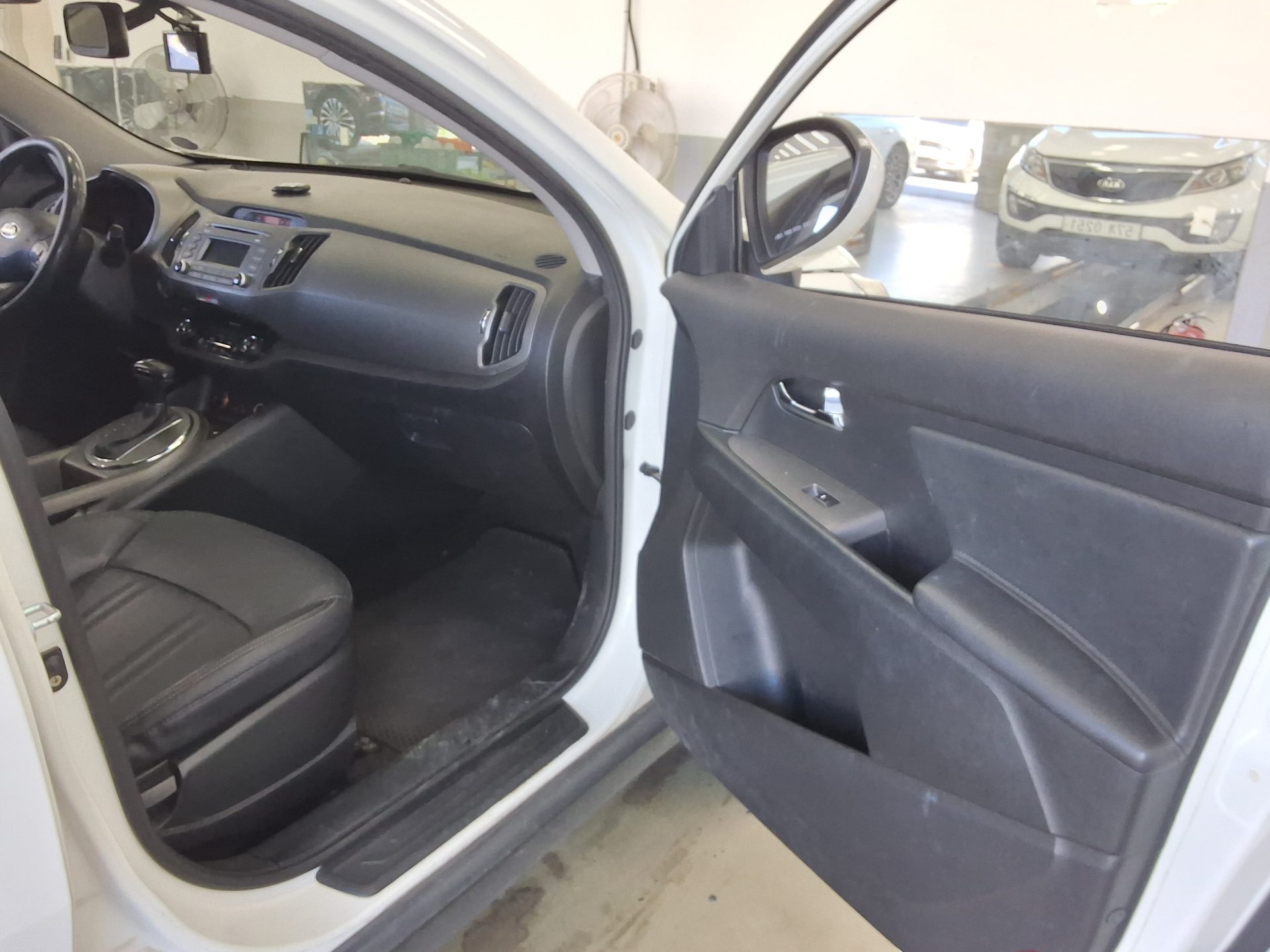KIA THE NEW SPORTAGE R DIESEL R2.0 2WD TRENDY 2014 - zdjęcie 14