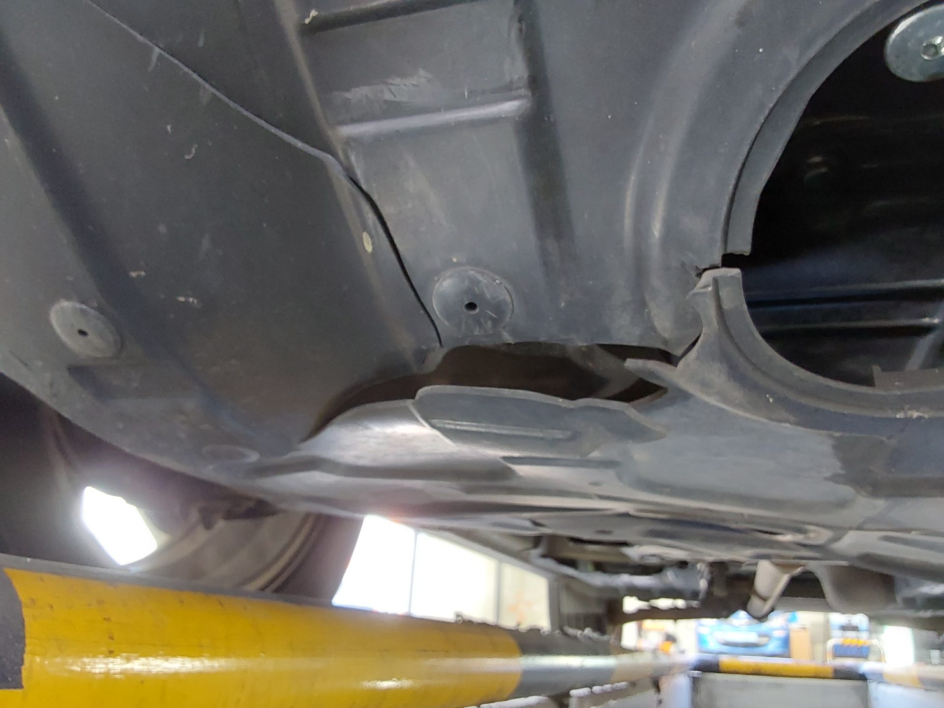 HYUNDAI TUCSON ix DIESEL R20 2WD LX20 PREMIER 2010 - zdjęcie 26