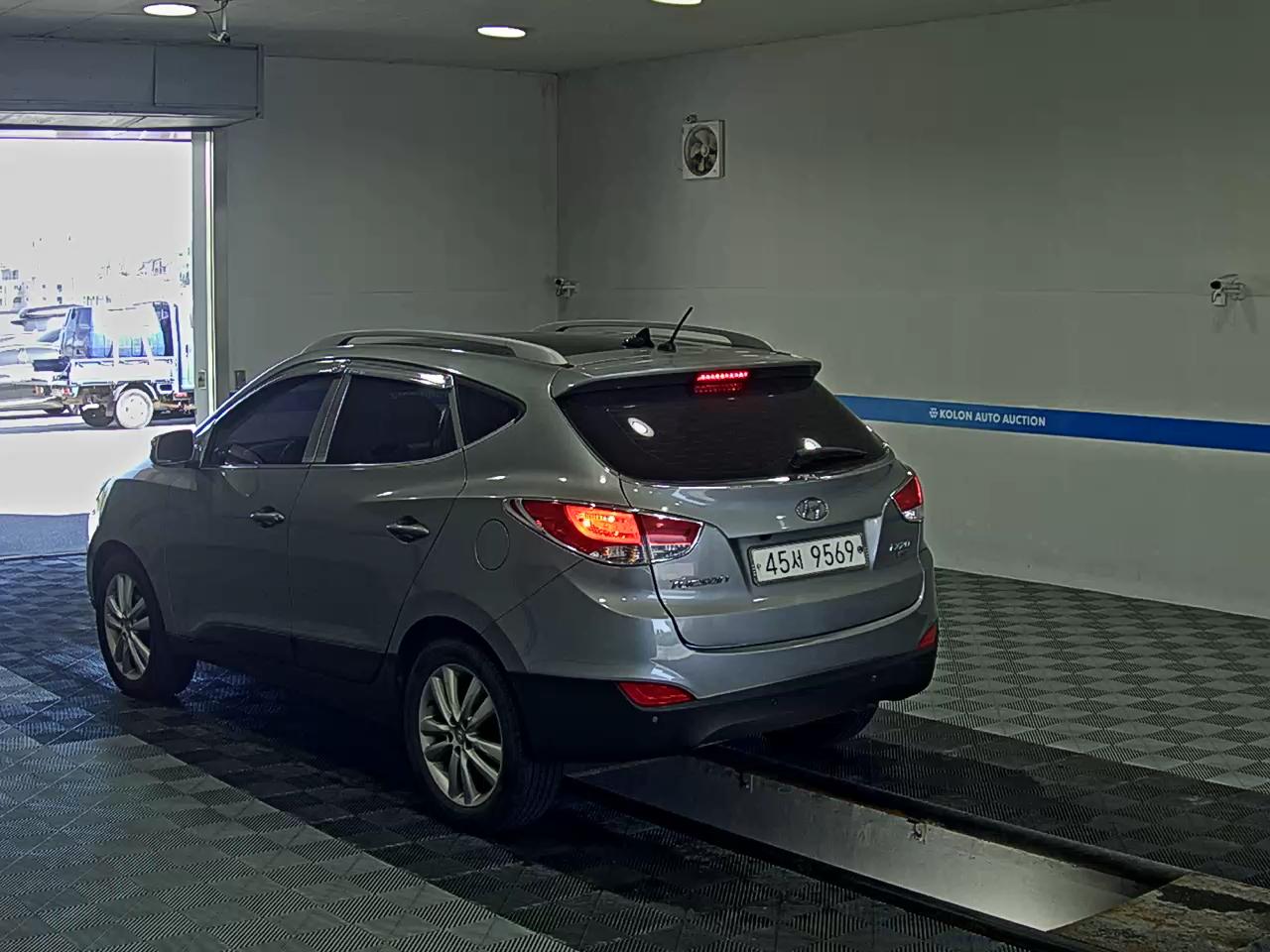 HYUNDAI TUCSON ix DIESEL R20 2WD LX20 PREMIER 2010 - zdjęcie 6
