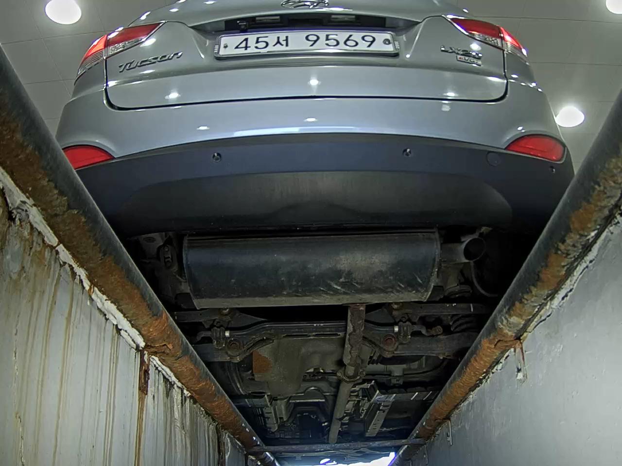 HYUNDAI TUCSON ix DIESEL R20 2WD LX20 PREMIER 2010 - zdjęcie 8