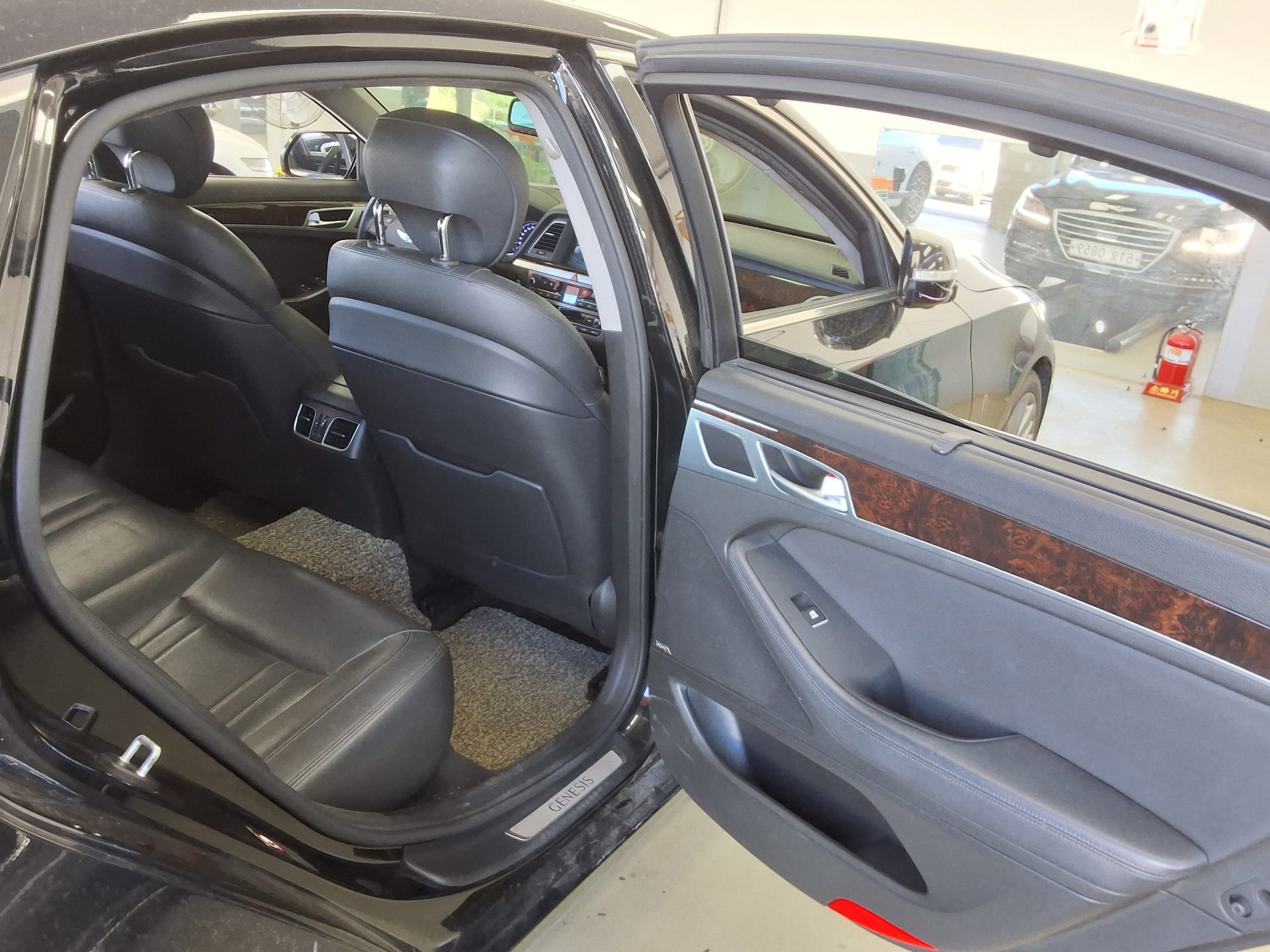 HYUNDAI GENESIS DH G380 AWD EXCLUSIVE 2016 - zdjęcie 13