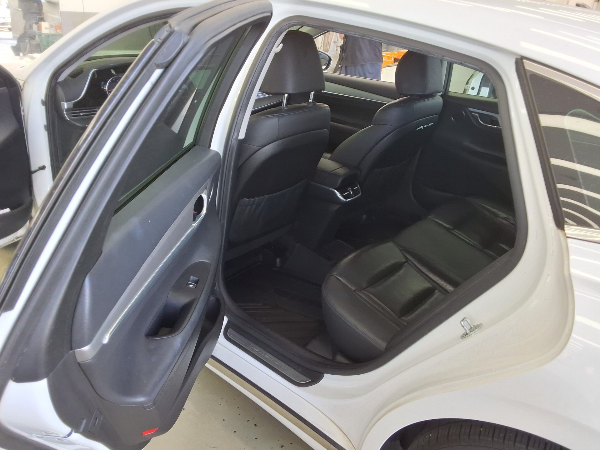 HYUNDAI THE NEW GRANDEUR IG LPi 3.0 BUSINESS DELUXE TYPE 2022 - zdjęcie 12