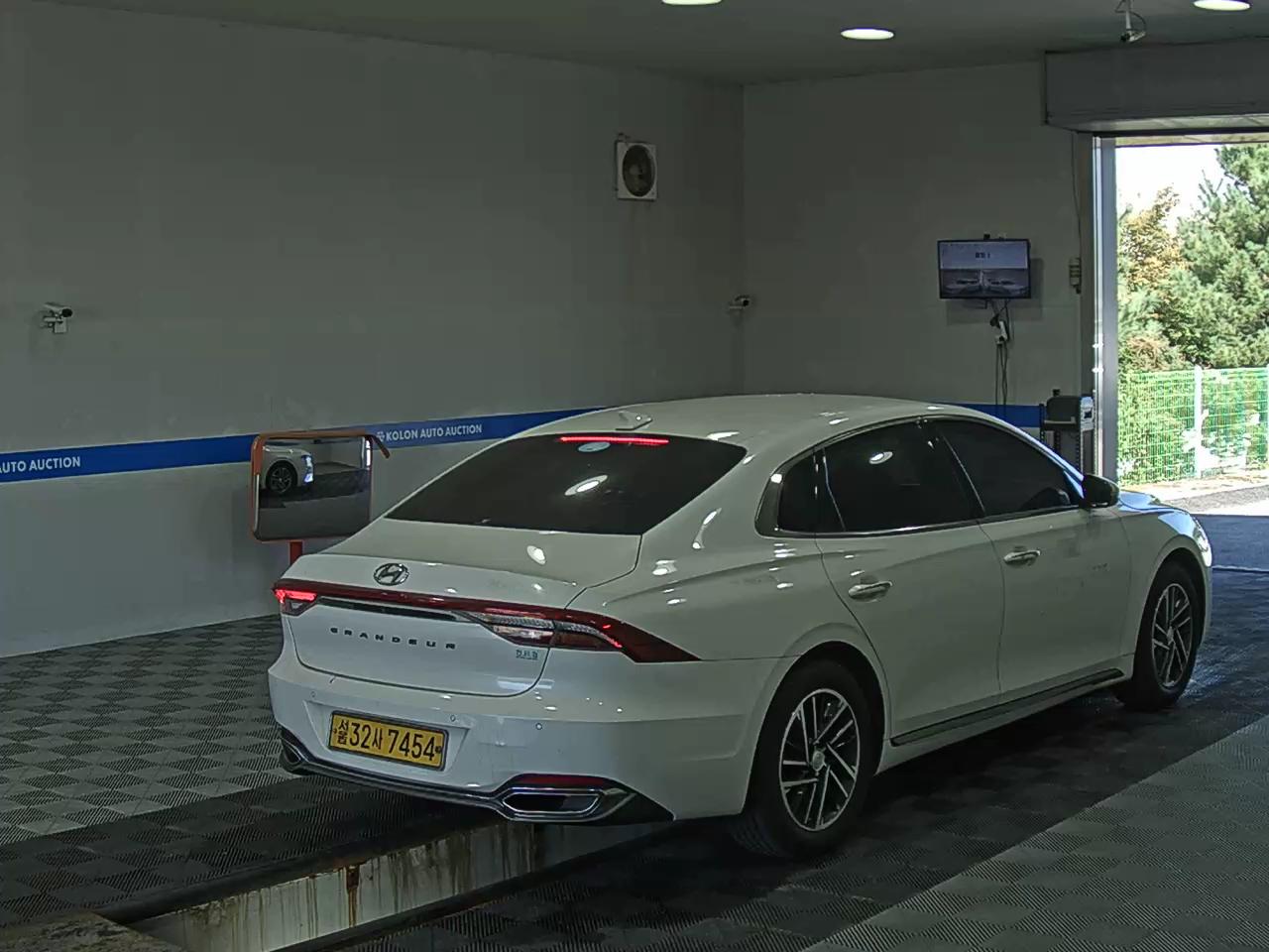 HYUNDAI THE NEW GRANDEUR IG LPi 3.0 BUSINESS DELUXE TYPE 2022 - zdjęcie 5