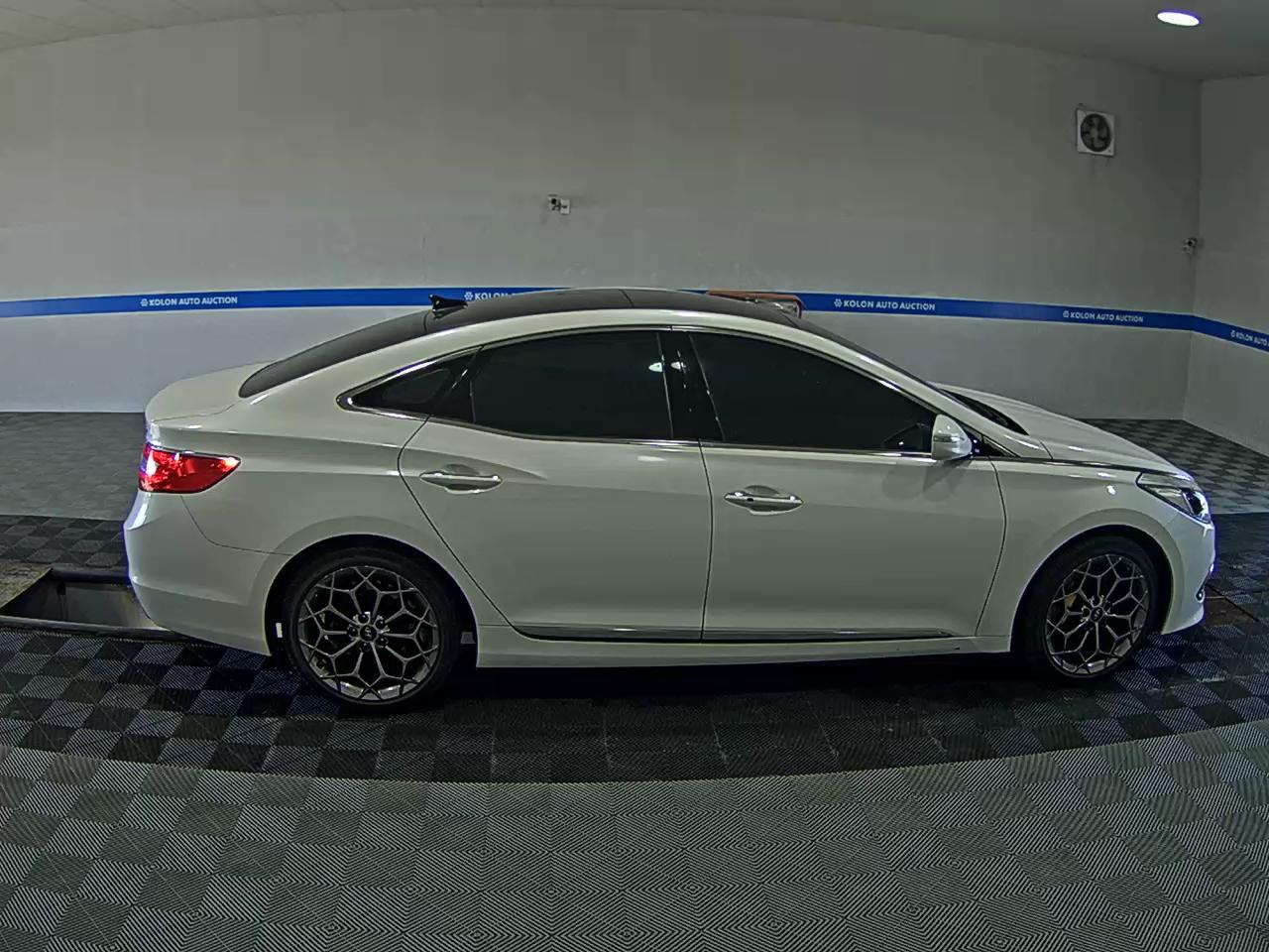 HYUNDAI GRANDEUR HG HG 300 EXCLUSIVE 2017 - zdjęcie 4
