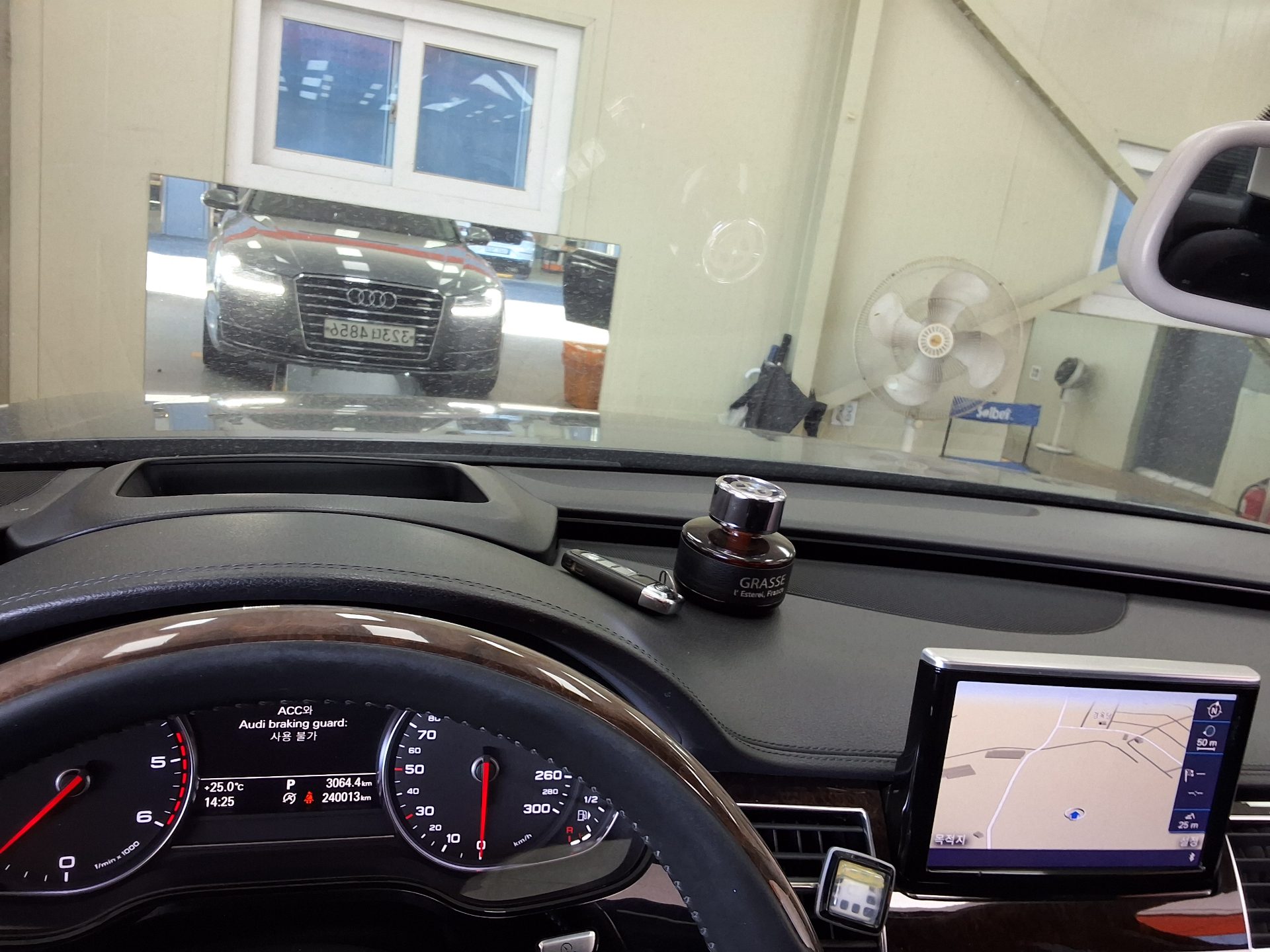 AUDI A8 (3RD GEN) 50 TDI QUATTRO LWB 2015 - zdjęcie 25
