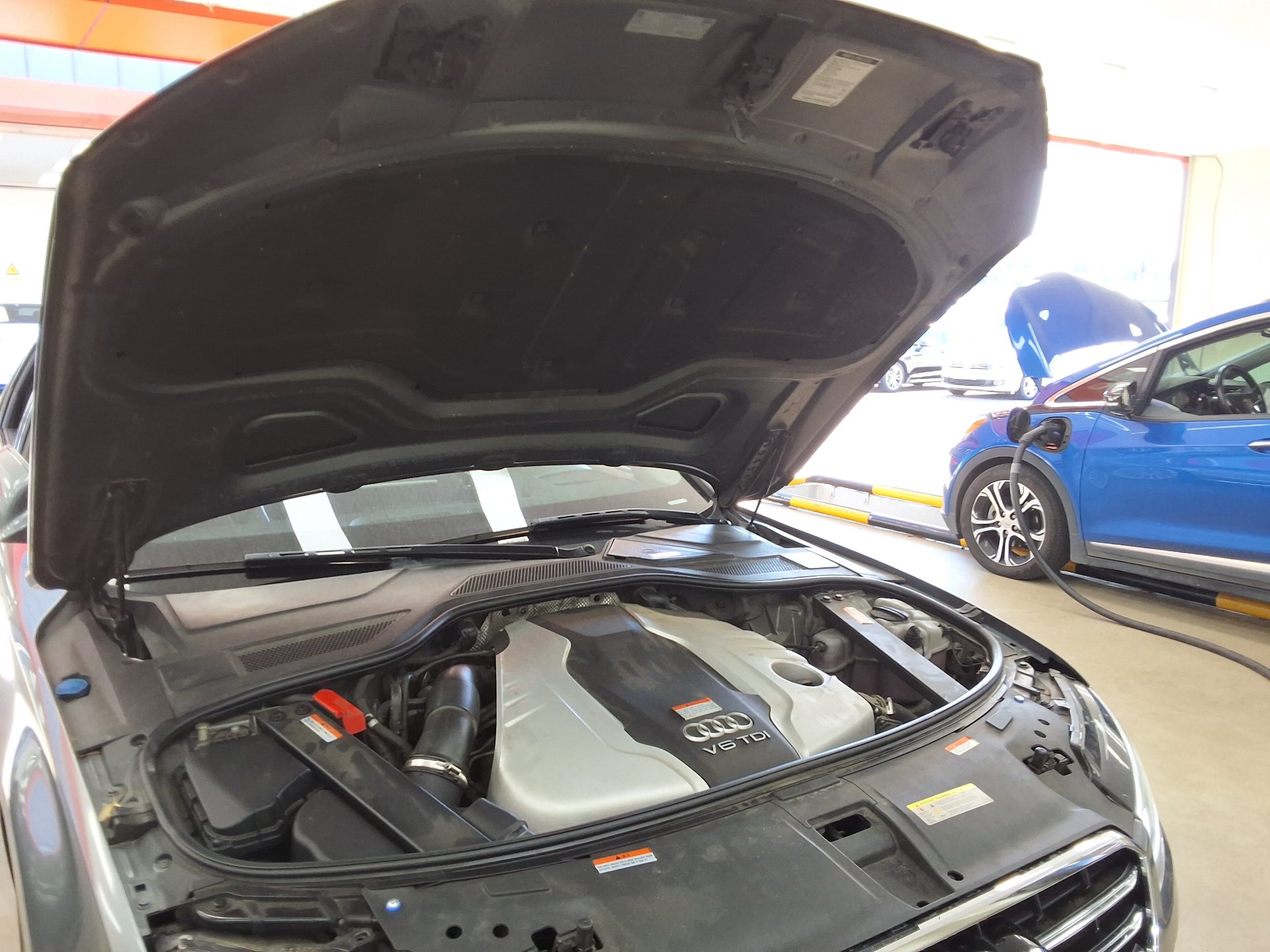 AUDI A8 (3RD GEN) 50 TDI QUATTRO LWB 2015 - zdjęcie 18