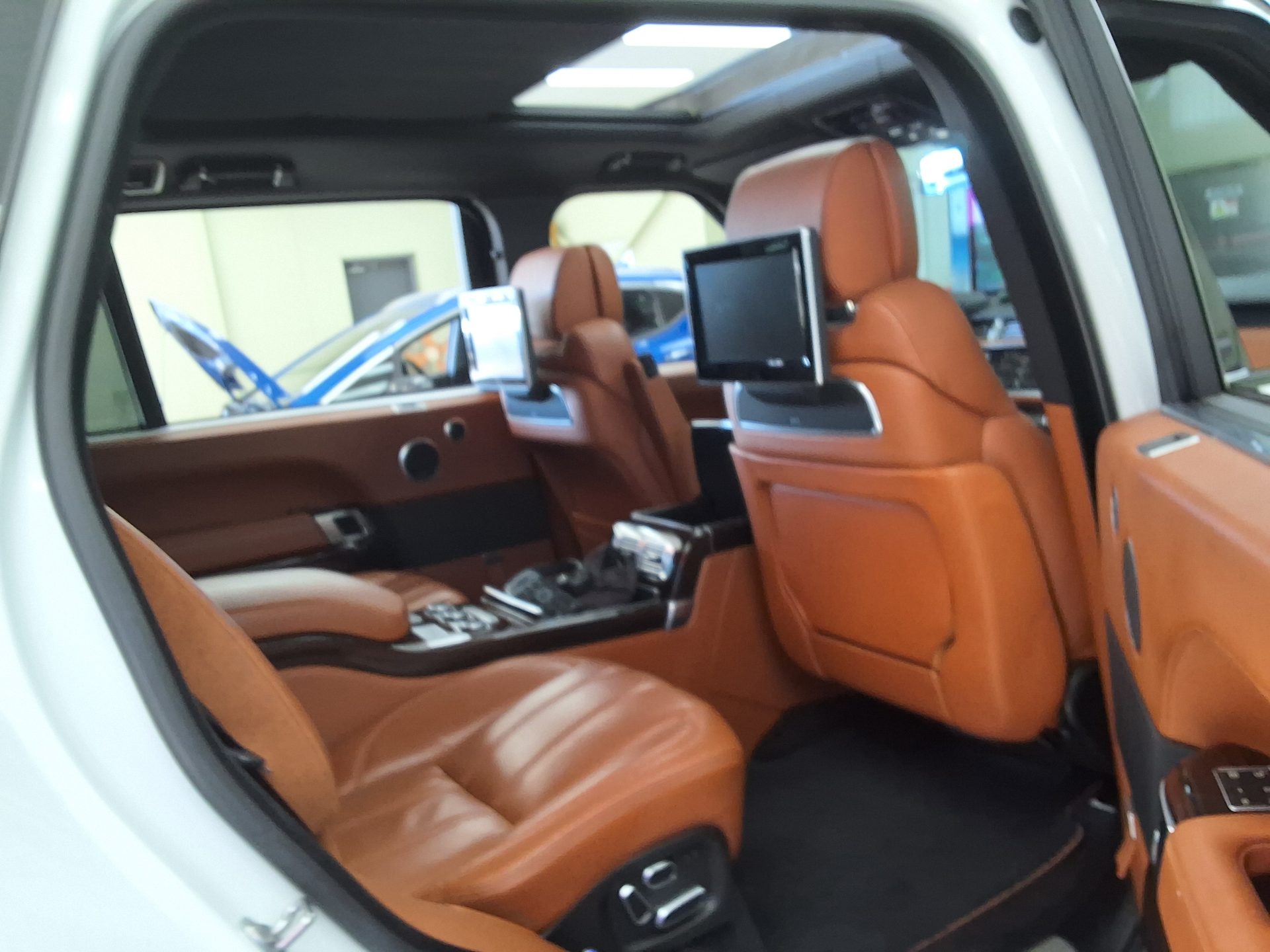 LAND ROVER RANGE ROVER (4TH GEN) 5.0 V8 SC LWB AB 2014 - zdjęcie 14