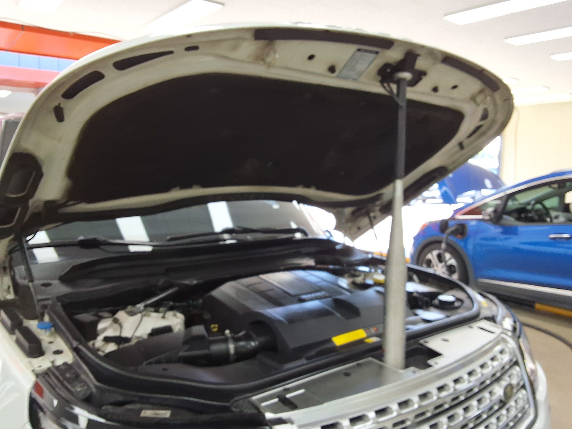 LAND ROVER RANGE ROVER (4TH GEN) 5.0 V8 SC LWB AB 2014 - zdjęcie 18