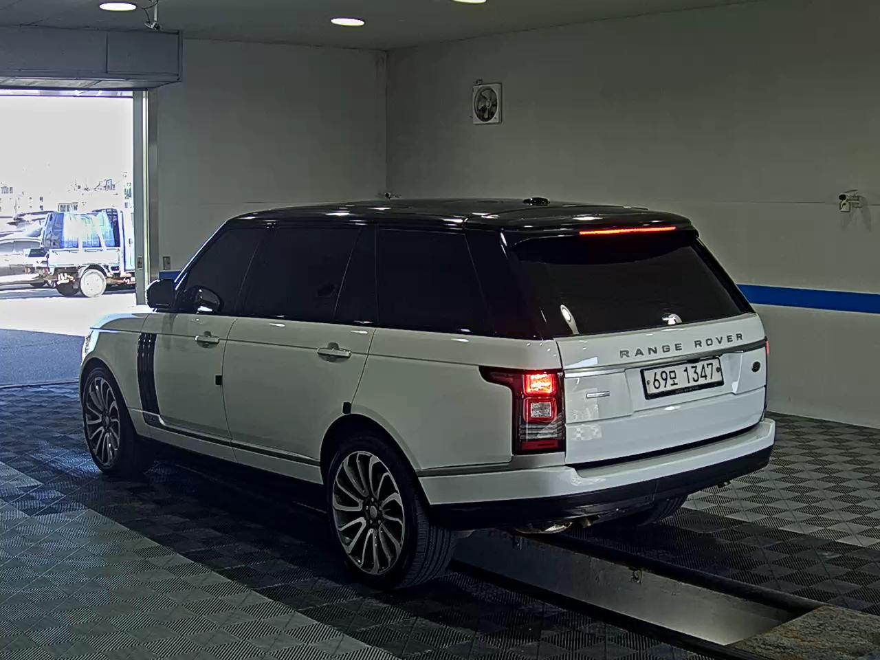 LAND ROVER RANGE ROVER (4TH GEN) 5.0 V8 SC LWB AB 2014 - zdjęcie 6