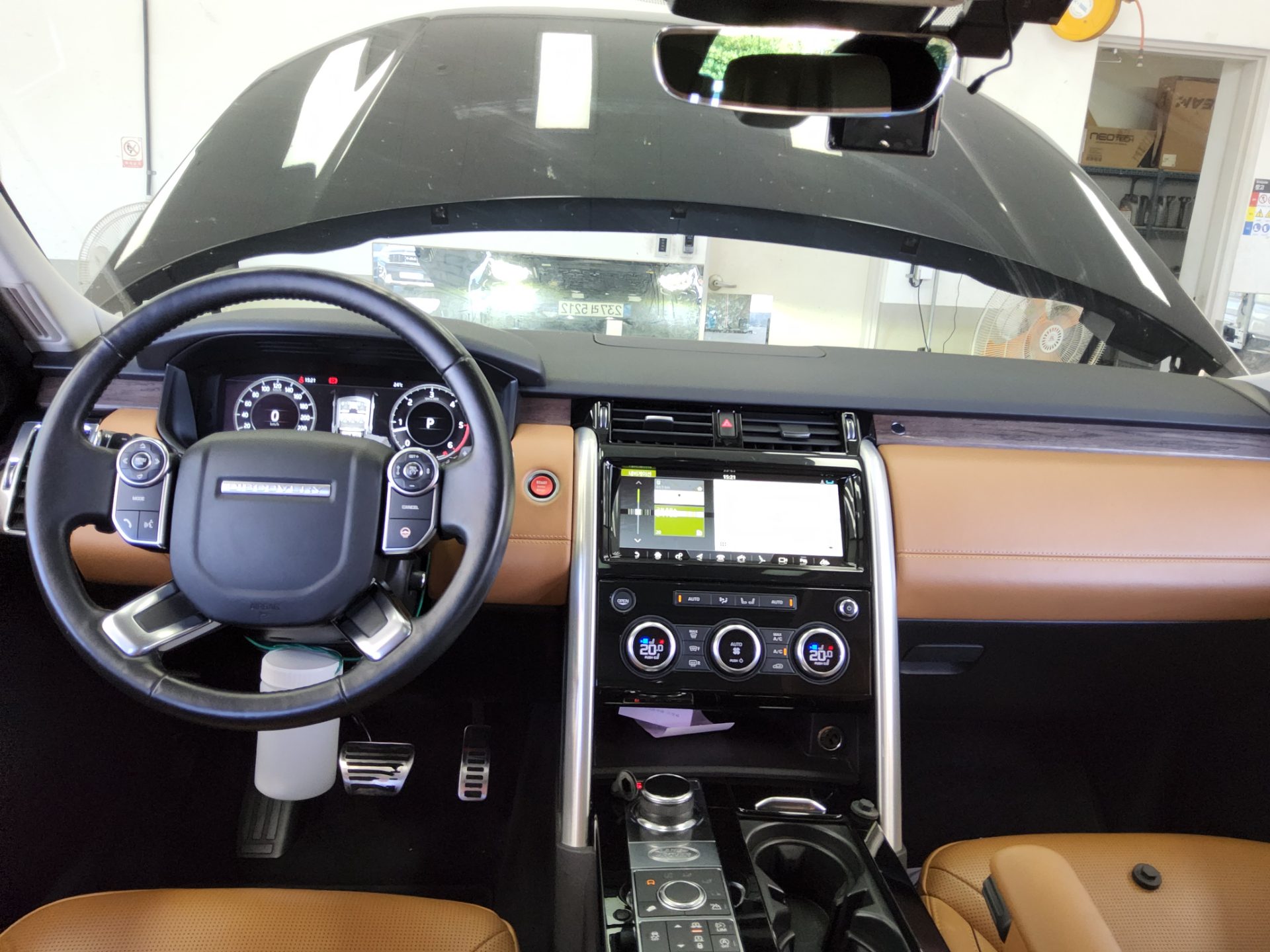 LAND ROVER DISCOVERY 5 3.0 TD6 HSE LUXURY 2018 - zdjęcie 11