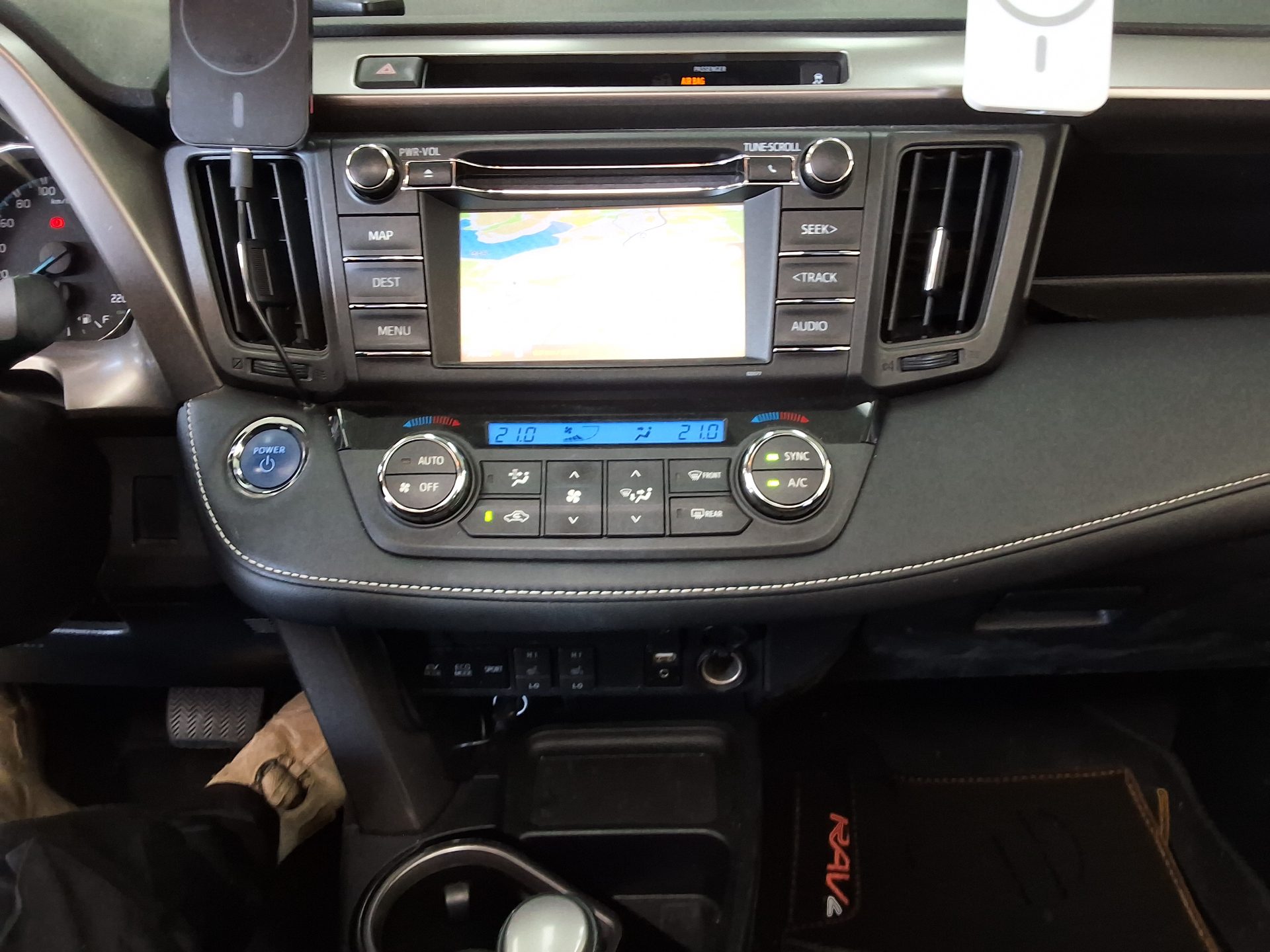 TOYOTA RAV4 (4TH GEN) 2.5 4WD HYBRID 2016 - zdjęcie 24