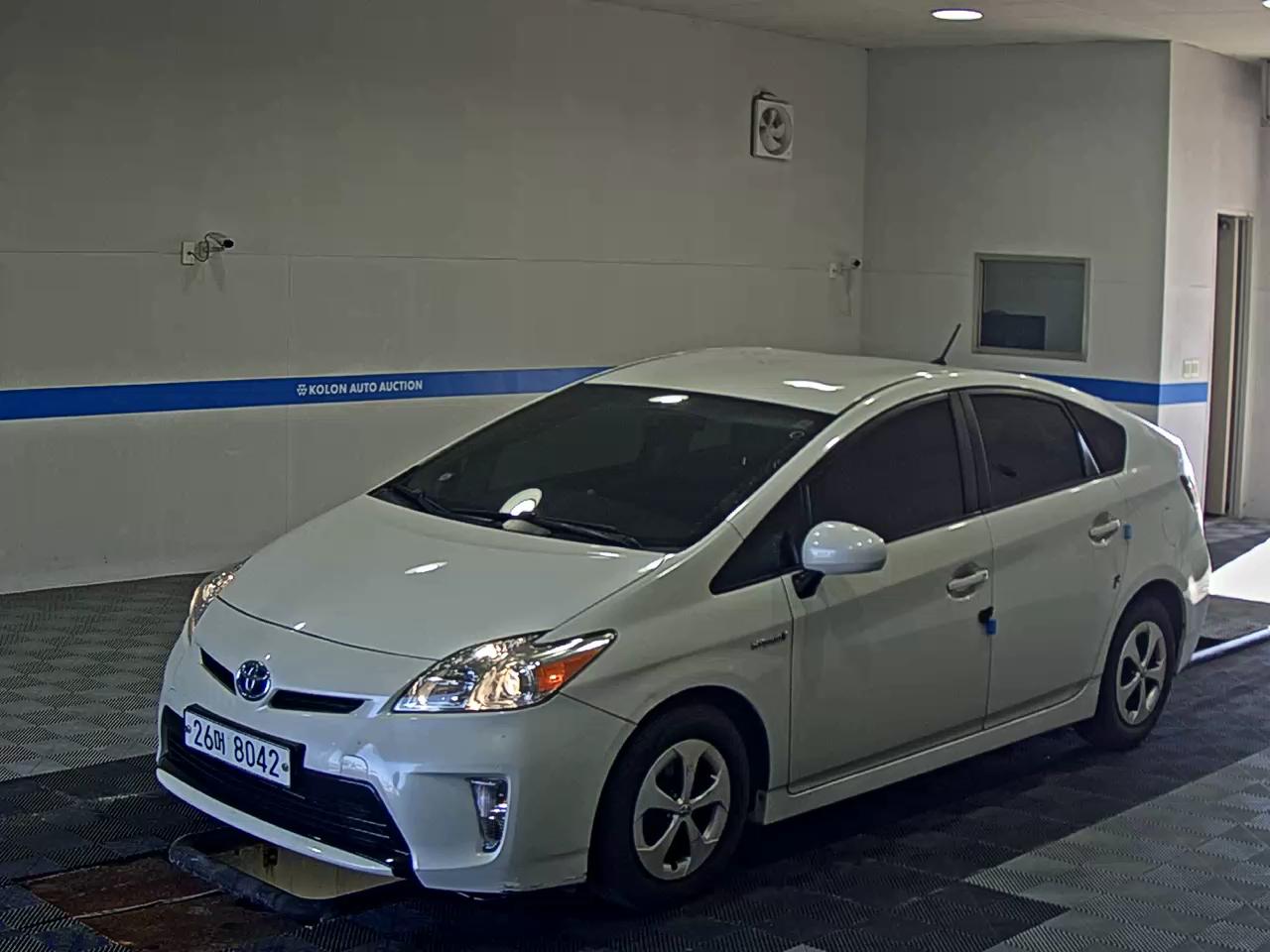 TOYOTA PRIUS (3RD GEN) 1.8 2015 - zdjęcie 2