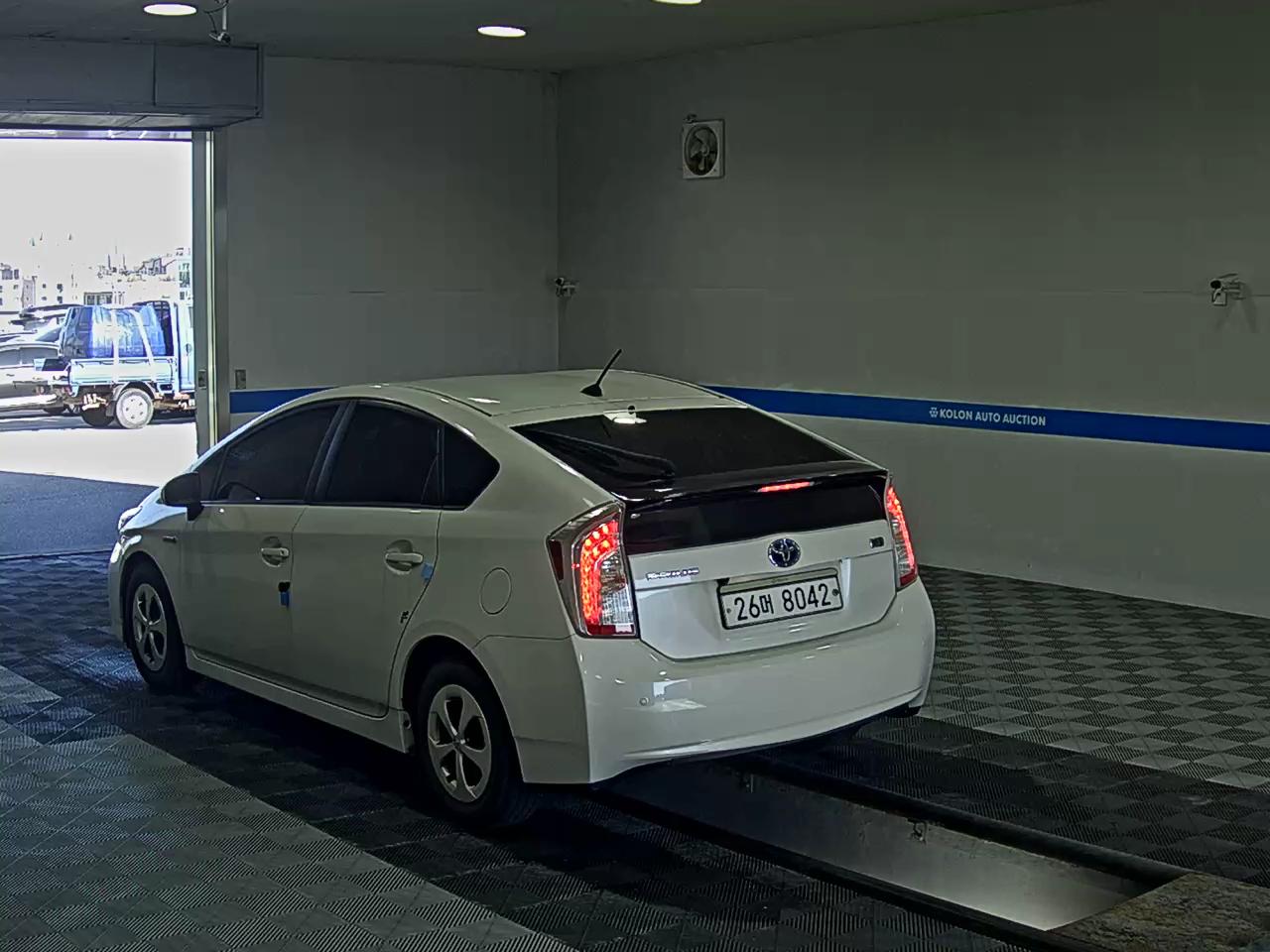 TOYOTA PRIUS (3RD GEN) 1.8 2015 - zdjęcie 6