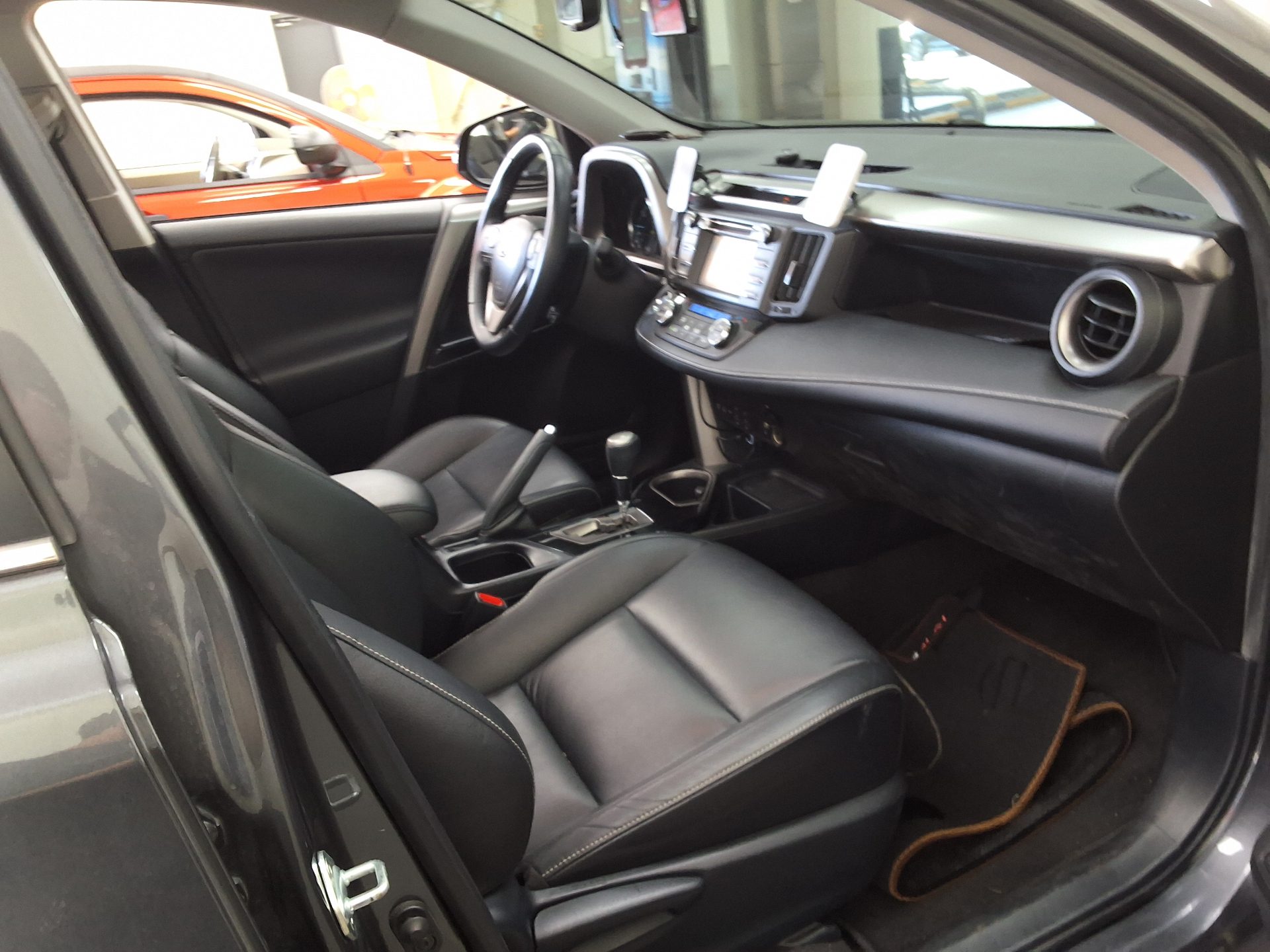 TOYOTA RAV4 (4TH GEN) 2.5 4WD HYBRID 2016 - zdjęcie 15