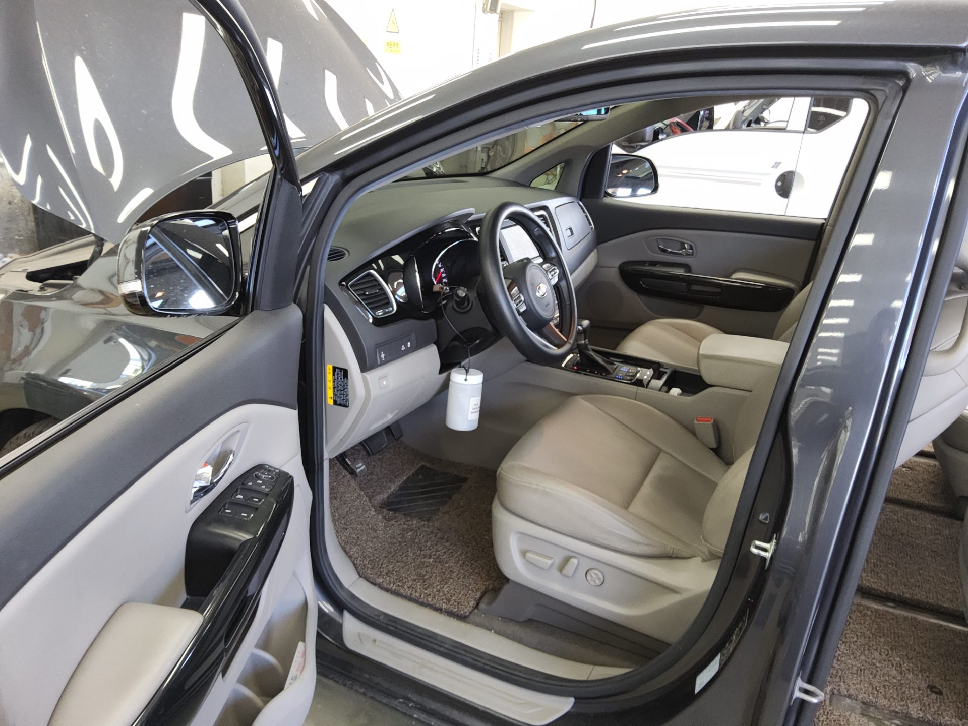 KIA ALL NEW CARNIVAL 9-SEATER DIESEL PRESTIGE 2017 - zdjęcie 10