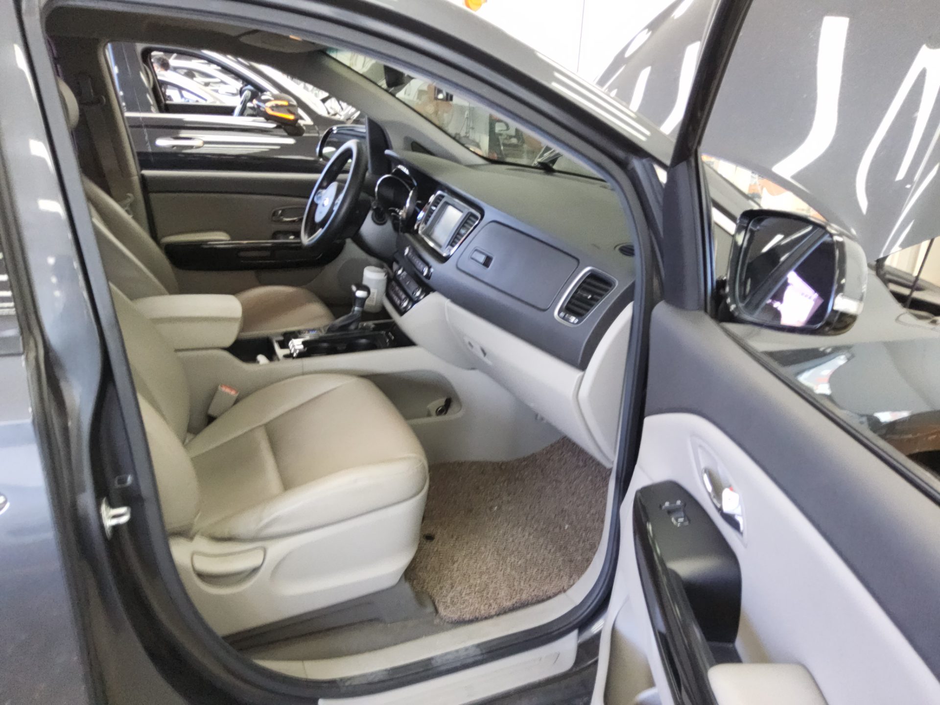 KIA ALL NEW CARNIVAL 9-SEATER DIESEL PRESTIGE 2017 - zdjęcie 14