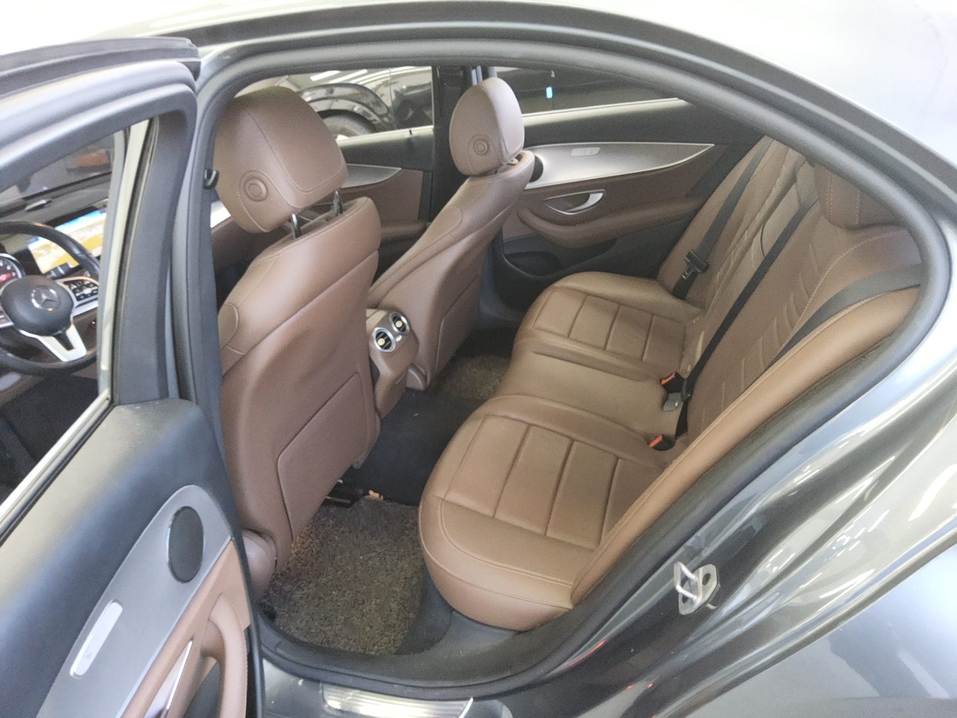 MERCEDES-BENZ E-CLASS (5TH GEN) E300 AVANTGARDE 2019 - zdjęcie 12