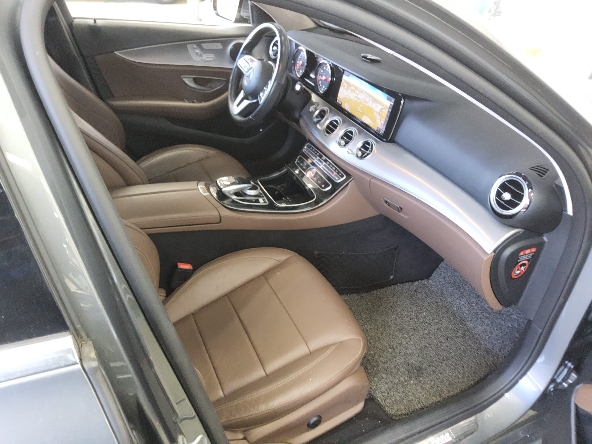 MERCEDES-BENZ E-CLASS (5TH GEN) E300 AVANTGARDE 2019 - zdjęcie 14