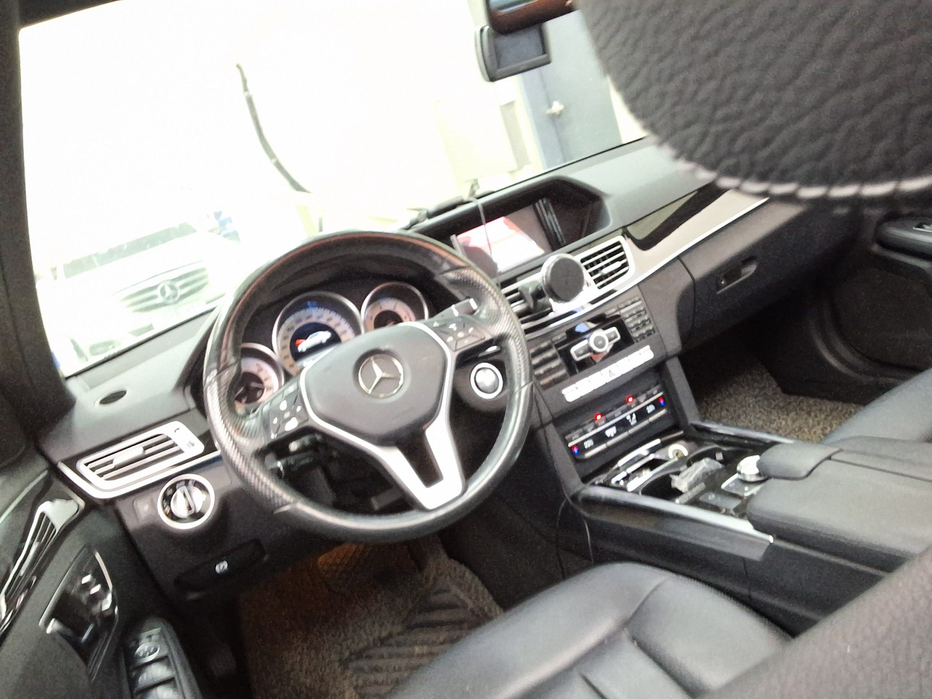 MERCEDES-BENZ E-CLASS (4TH GEN) E220 CDI BLUETEC AVANTGARDE 2015 - zdjęcie 12