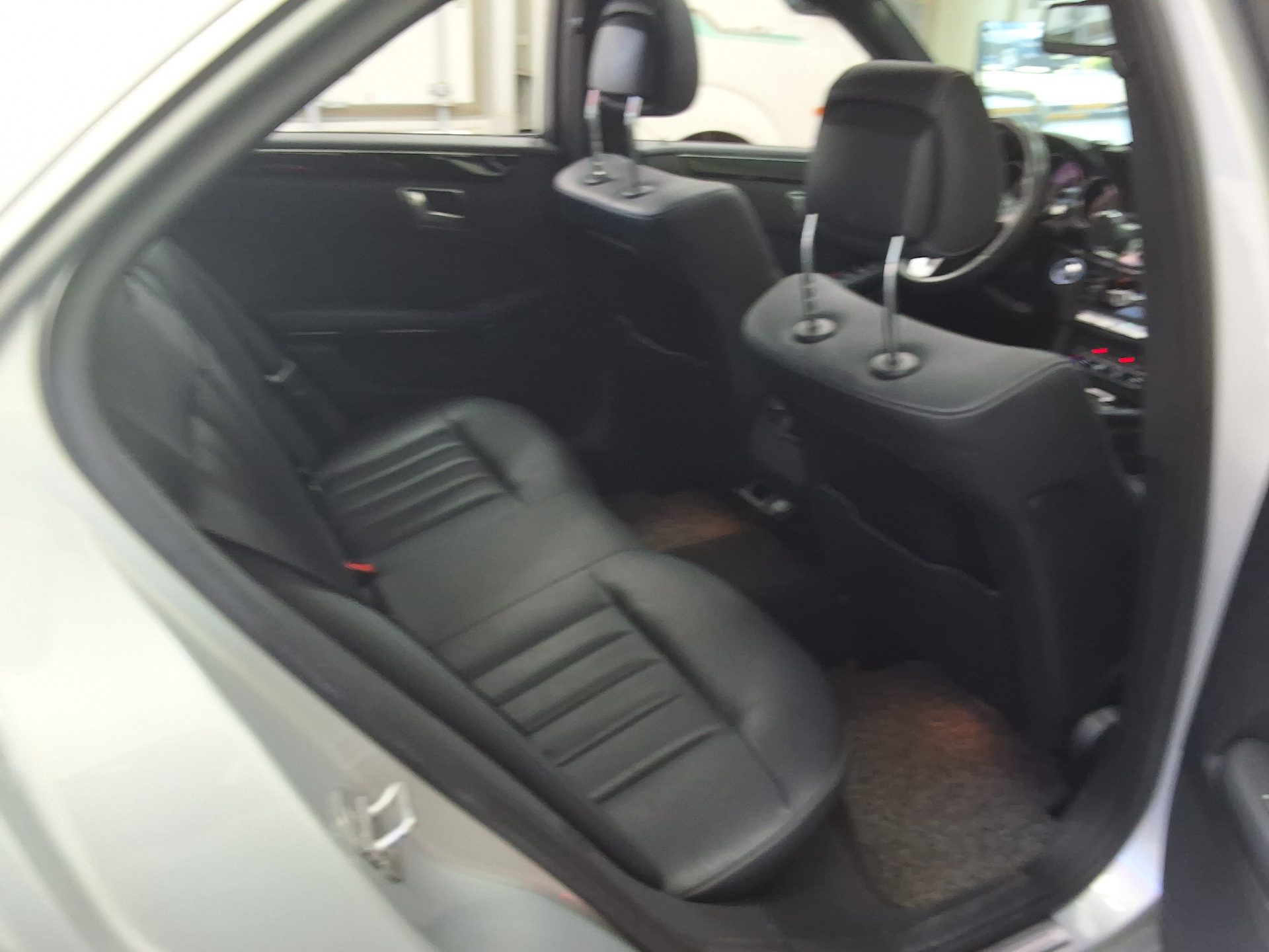 MERCEDES-BENZ E-CLASS (4TH GEN) E220 CDI BLUETEC AVANTGARDE 2015 - zdjęcie 14