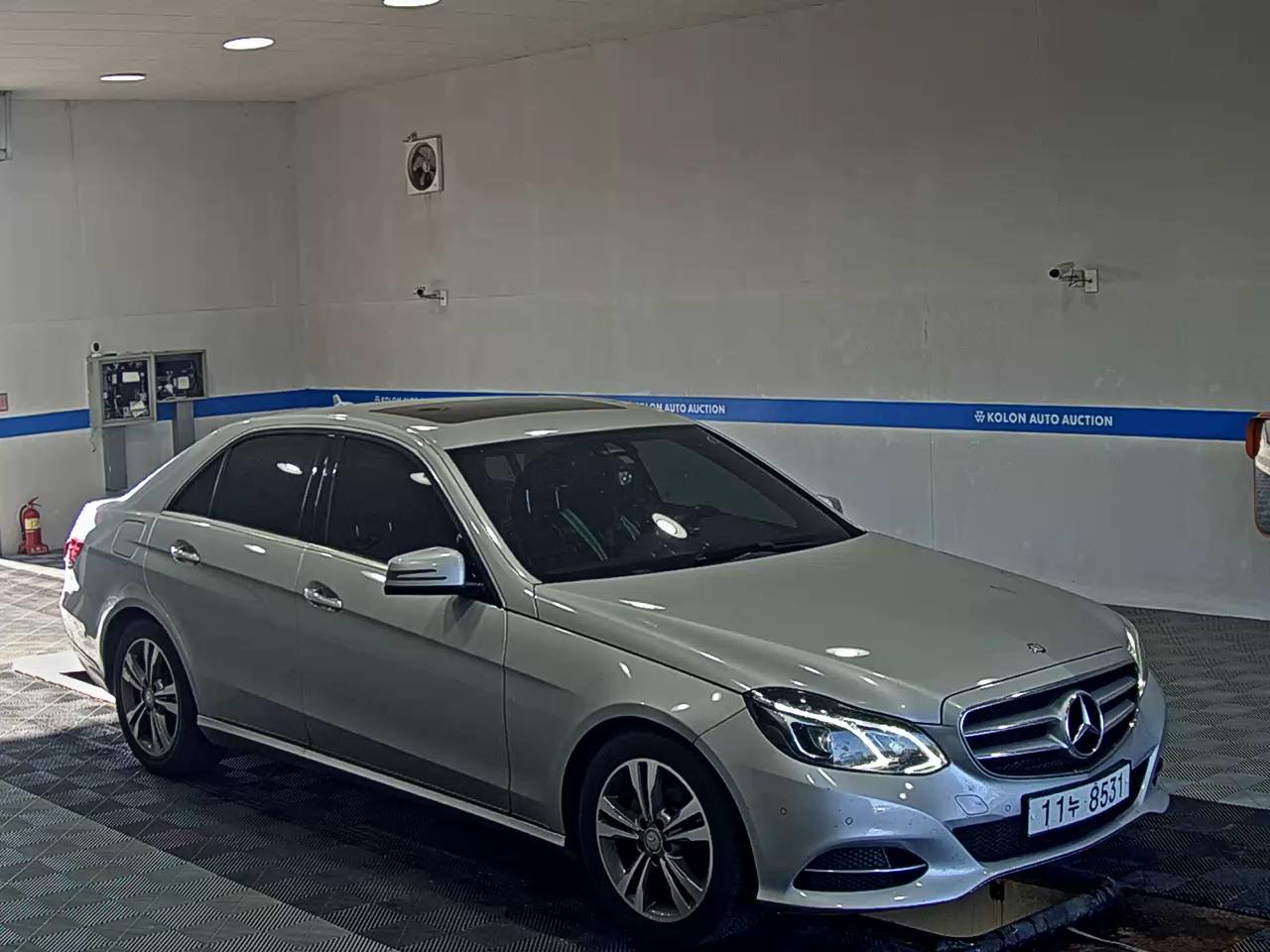 MERCEDES-BENZ E-CLASS (4TH GEN) E220 CDI BLUETEC AVANTGARDE 2015 - zdjęcie 3