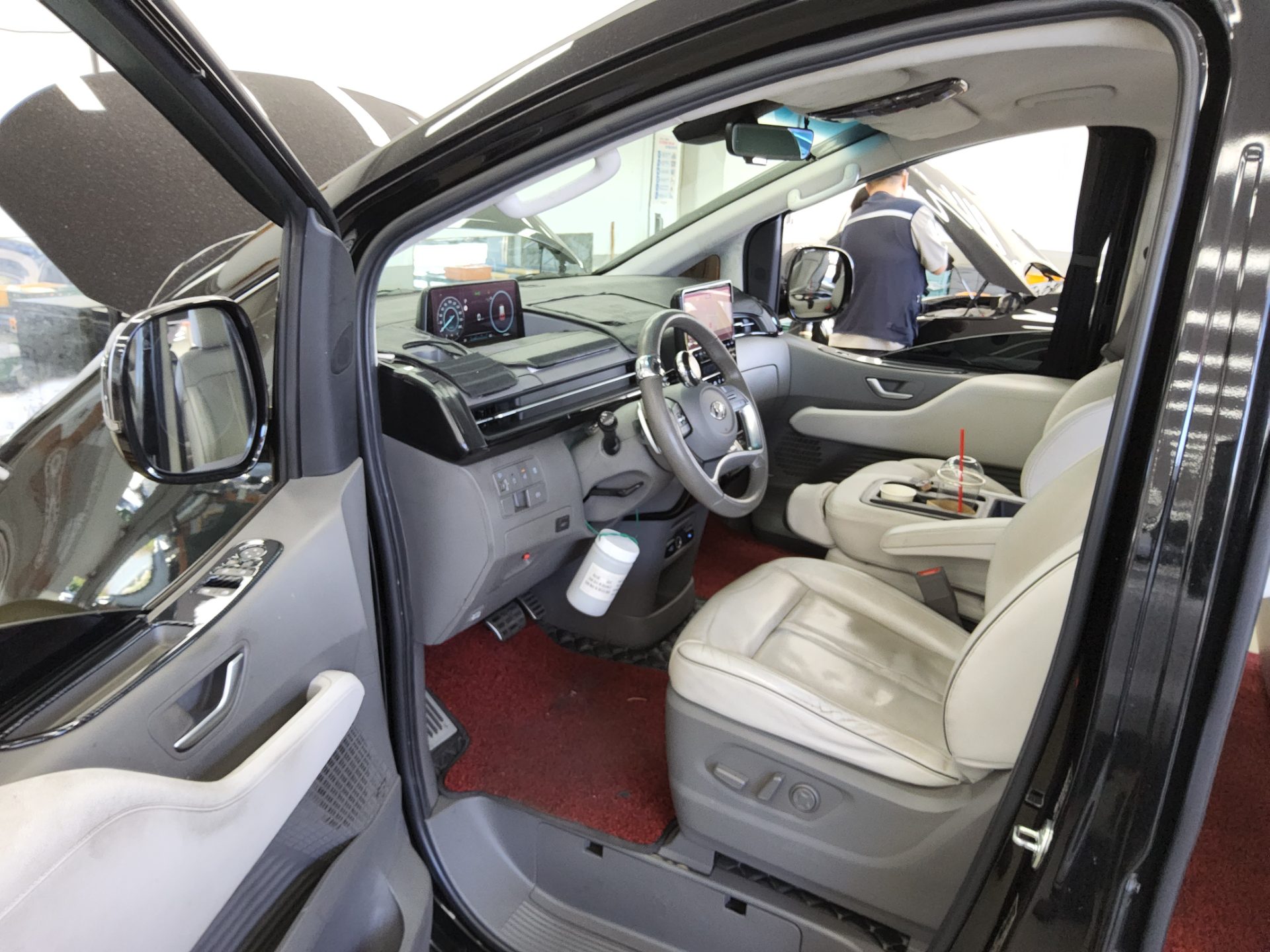 HYUNDAI STARIA 2.2 DIESEL LIMOUSINE 7-SEATER 2WD 2022 - zdjęcie 10