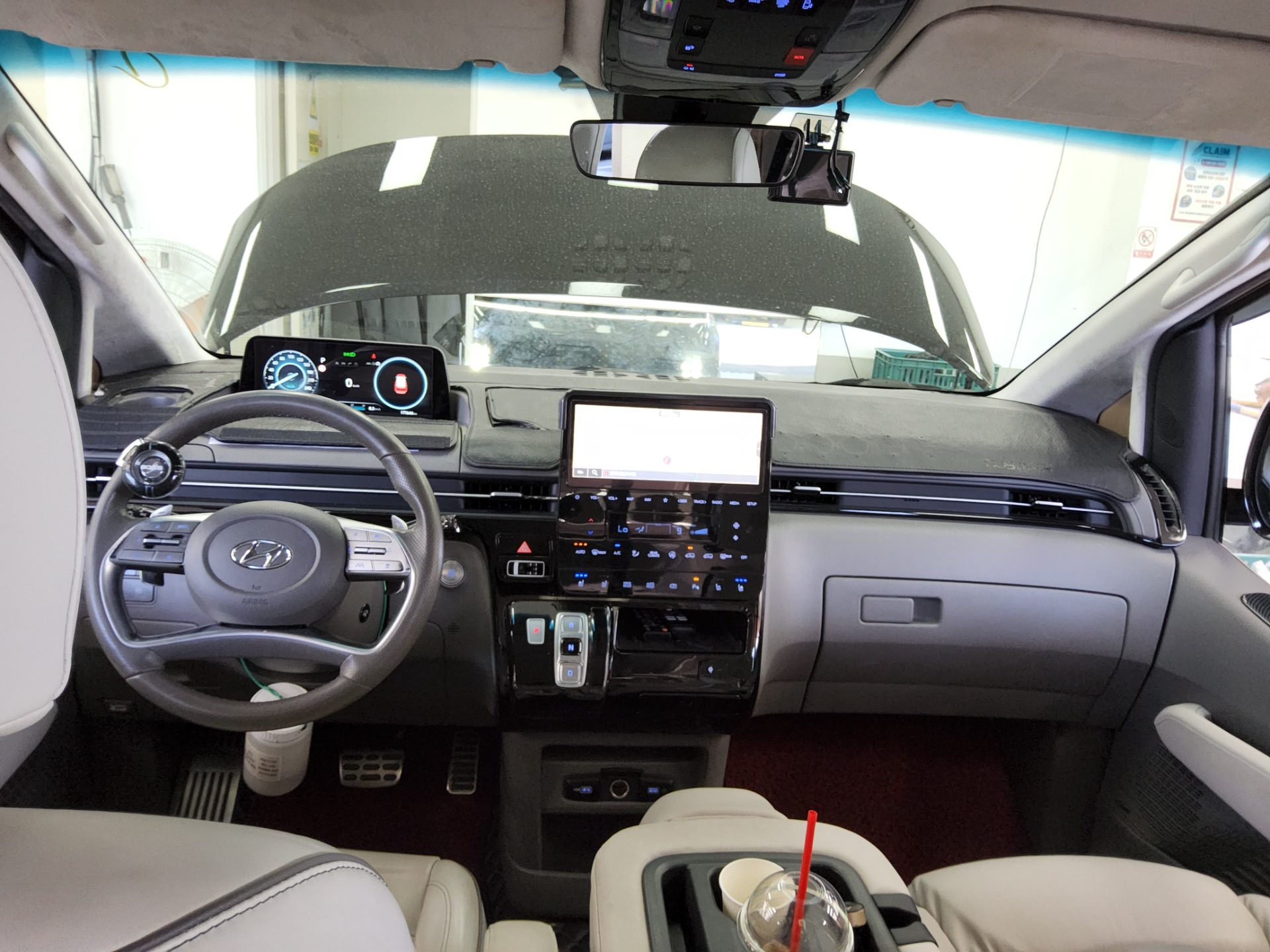 HYUNDAI STARIA 2.2 DIESEL LIMOUSINE 7-SEATER 2WD 2022 - zdjęcie 11