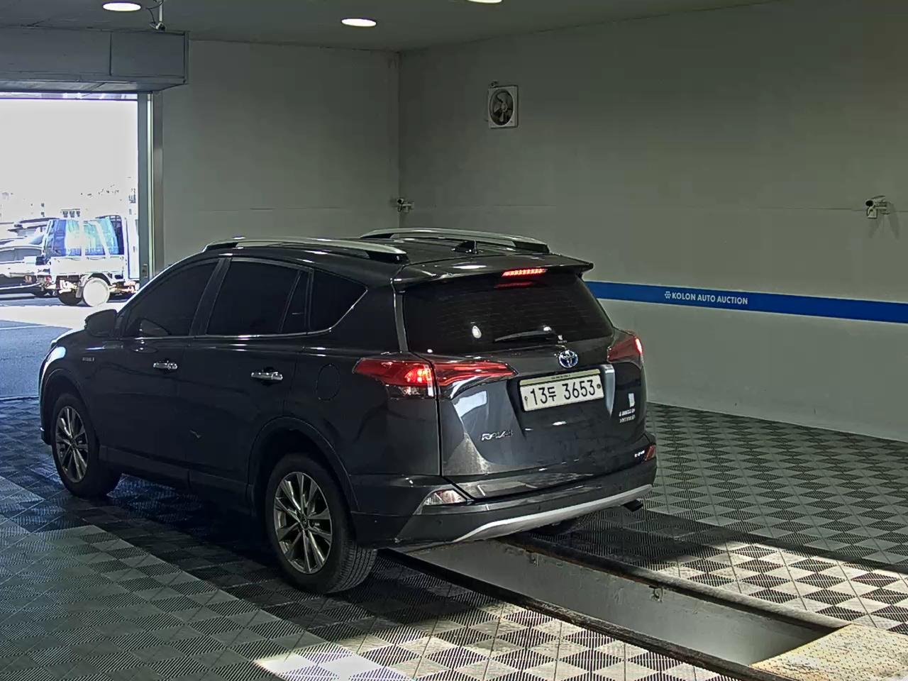 TOYOTA RAV4 (4TH GEN) 2.5 4WD HYBRID 2016 - zdjęcie 6