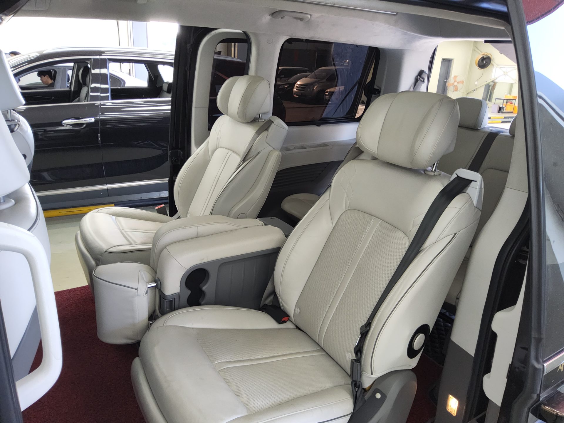 HYUNDAI STARIA 2.2 DIESEL LIMOUSINE 7-SEATER 2WD 2022 - zdjęcie 12