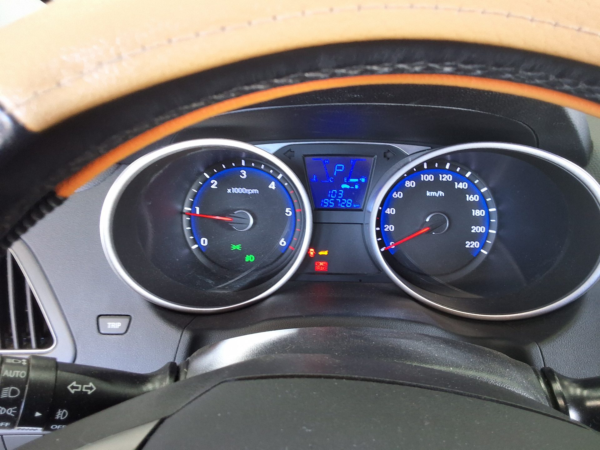 HYUNDAI NEW TUCSON ix DIESEL R2.0 2WD SMART SPECIAL 2014 - zdjęcie 9