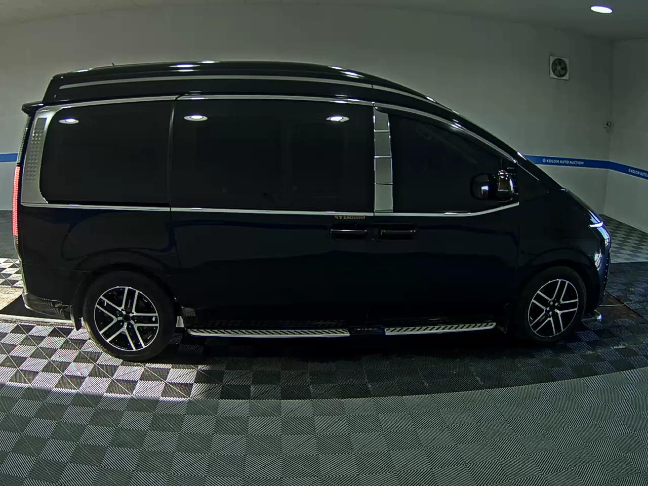 HYUNDAI STARIA 2.2 DIESEL LIMOUSINE 7-SEATER 2WD 2022 - zdjęcie 4