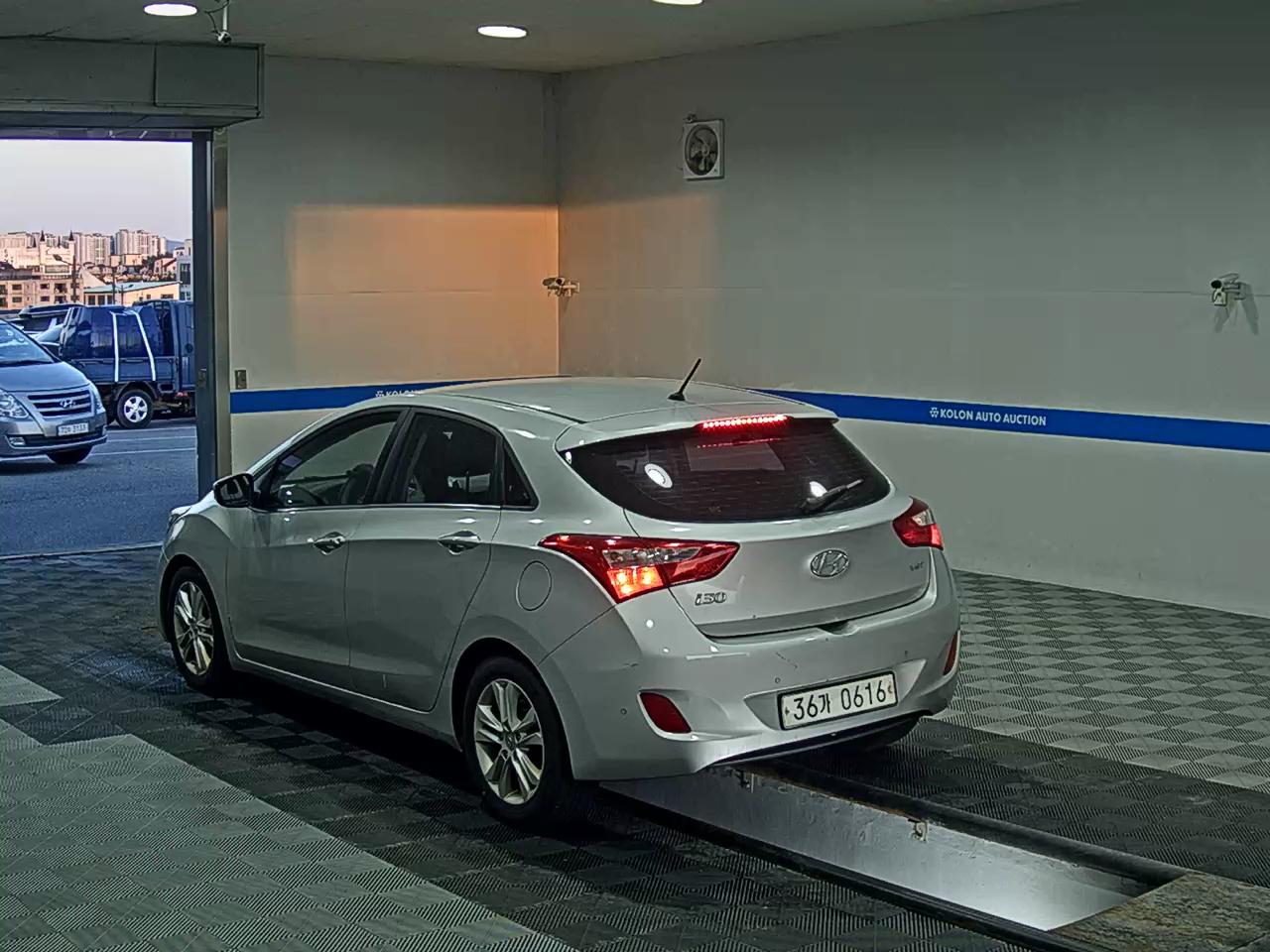 HYUNDAI NEW i30 1.6 VGT UNIQUE 2012 - zdjęcie 6