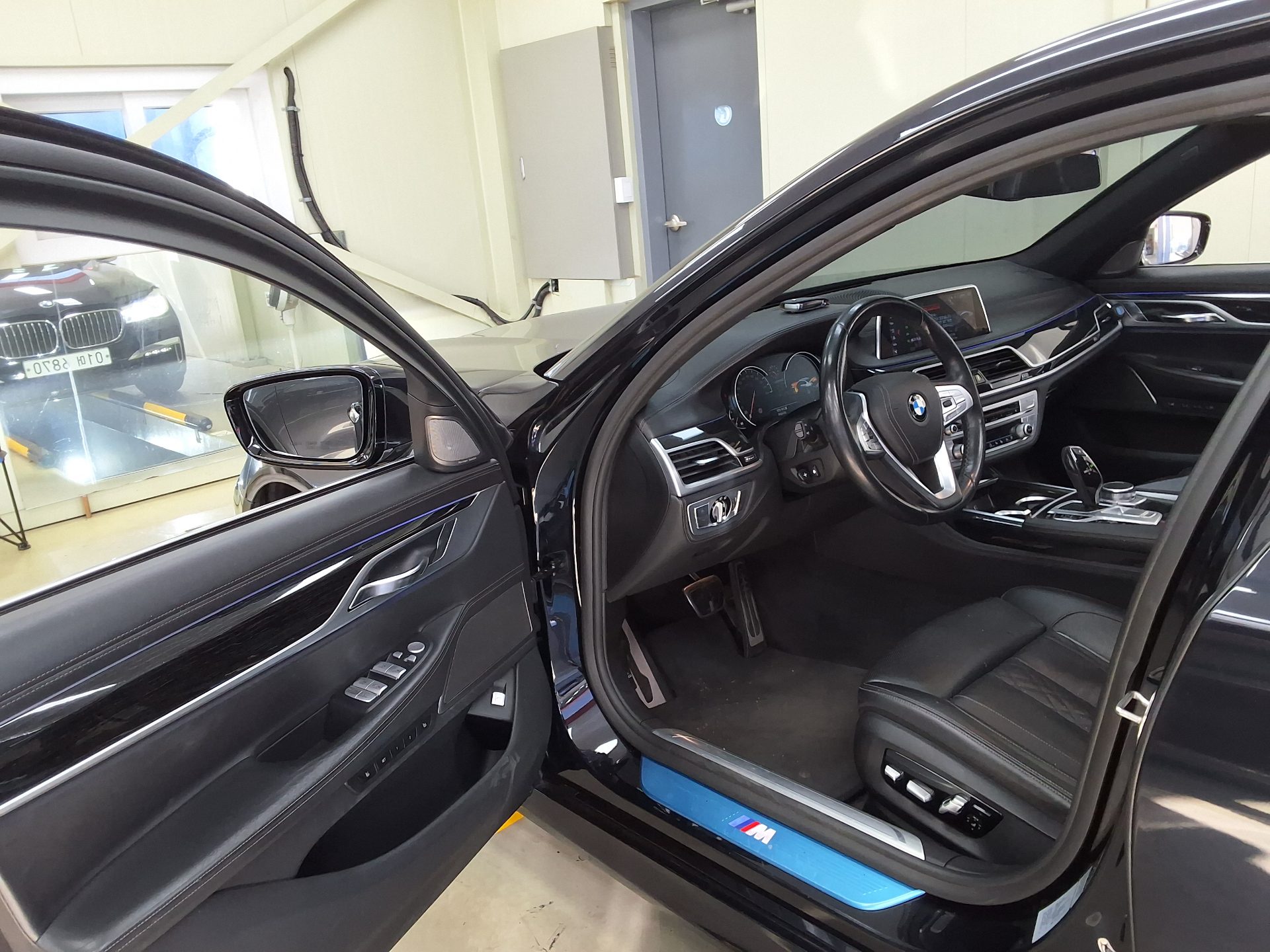 BMW 7 SERIES (6TH GEN) 730d xDRIVE M SPORT PACK 2018 - zdjęcie 11