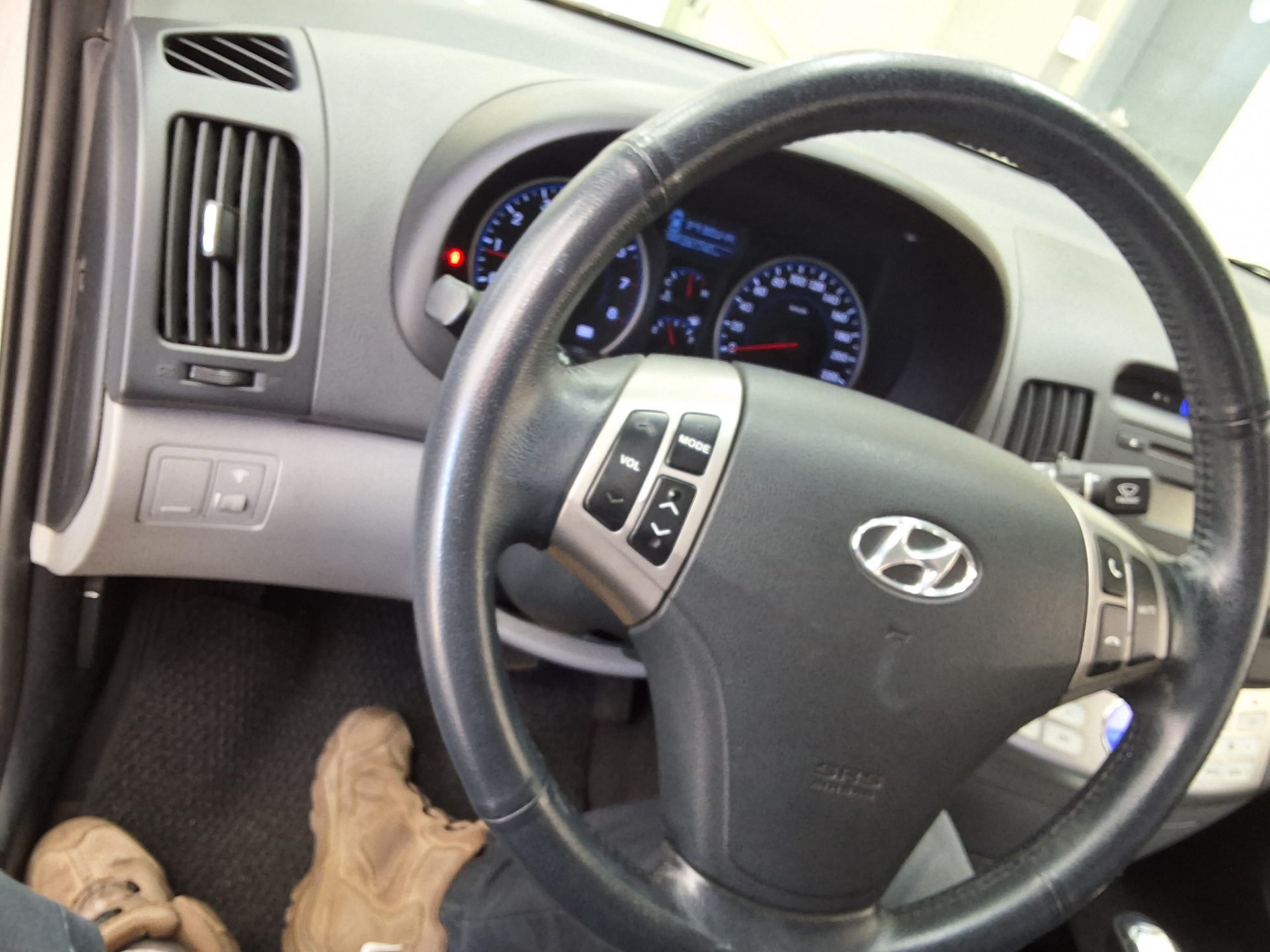 HYUNDAI AVANTE HD 1.6 VVT S16 LUXURY 2010 - zdjęcie 23