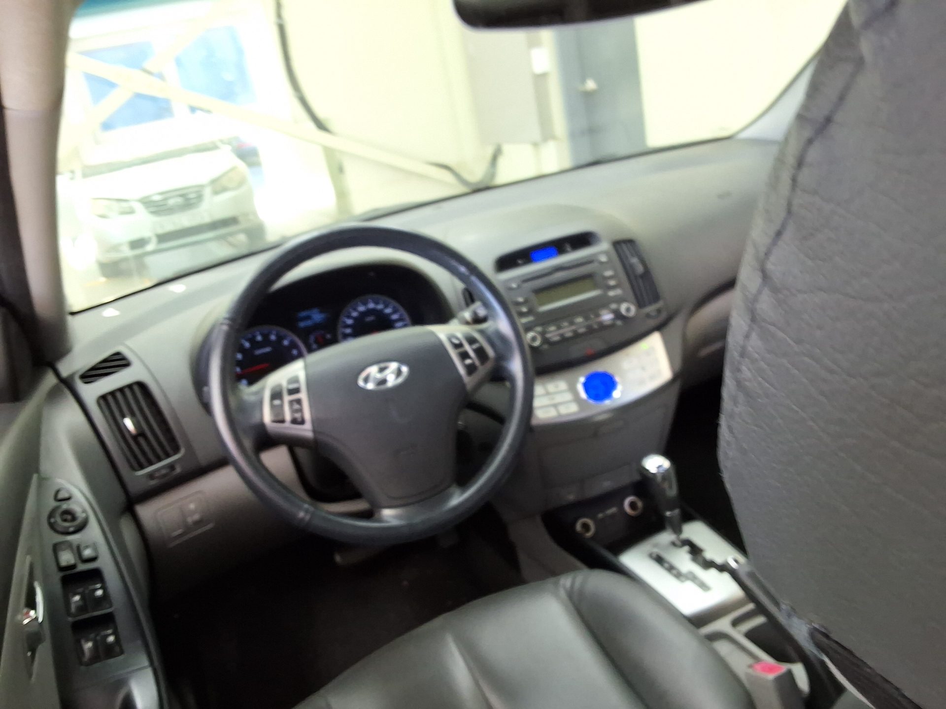 HYUNDAI AVANTE HD 1.6 VVT S16 LUXURY 2010 - zdjęcie 12