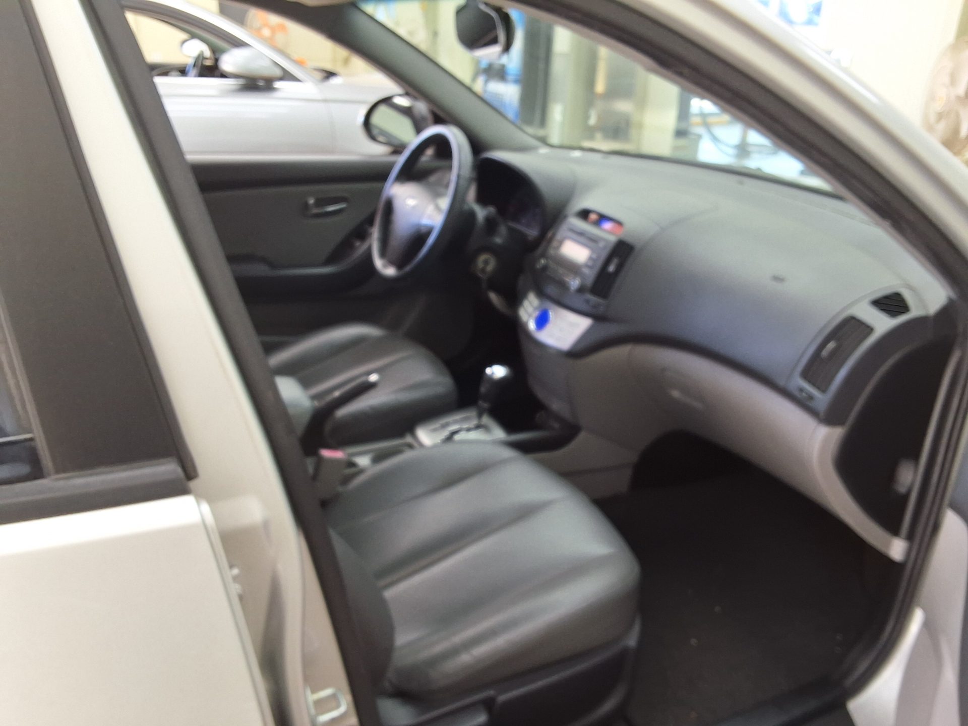 HYUNDAI AVANTE HD 1.6 VVT S16 LUXURY 2010 - zdjęcie 15