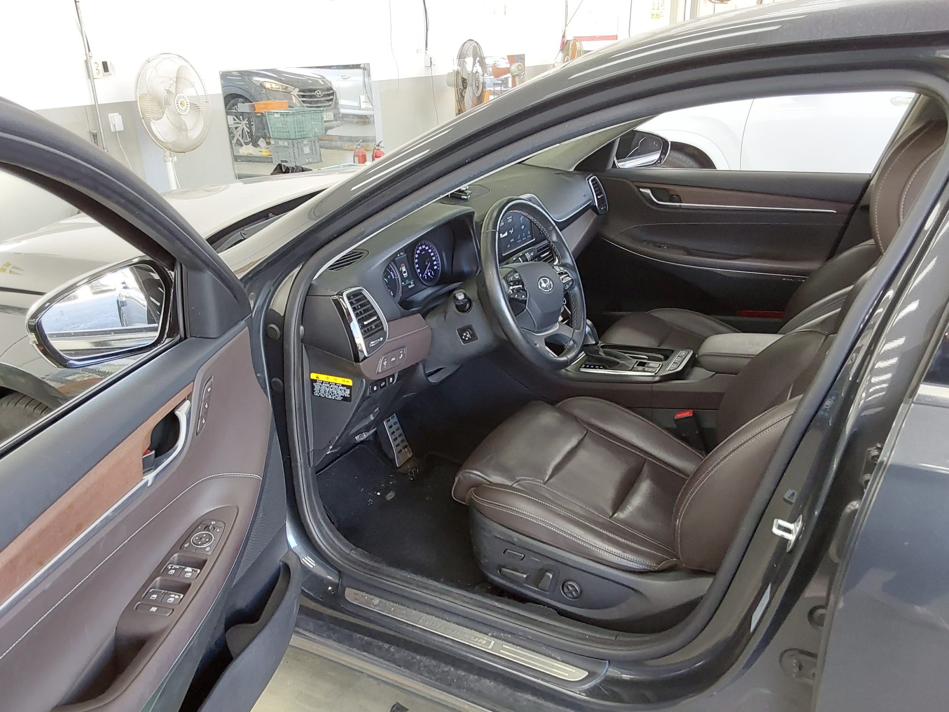 HYUNDAI GRANDEUR IG HYBRID 2.4 HEV EXCLUSIVE SPECIAL 2019 - zdjęcie 10