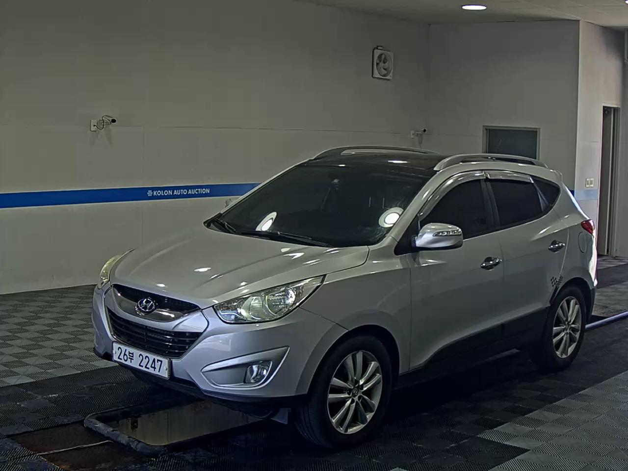 HYUNDAI TUCSON ix DIESEL R20 2WD LMX20 PREMIUM 2010 - zdjęcie 2