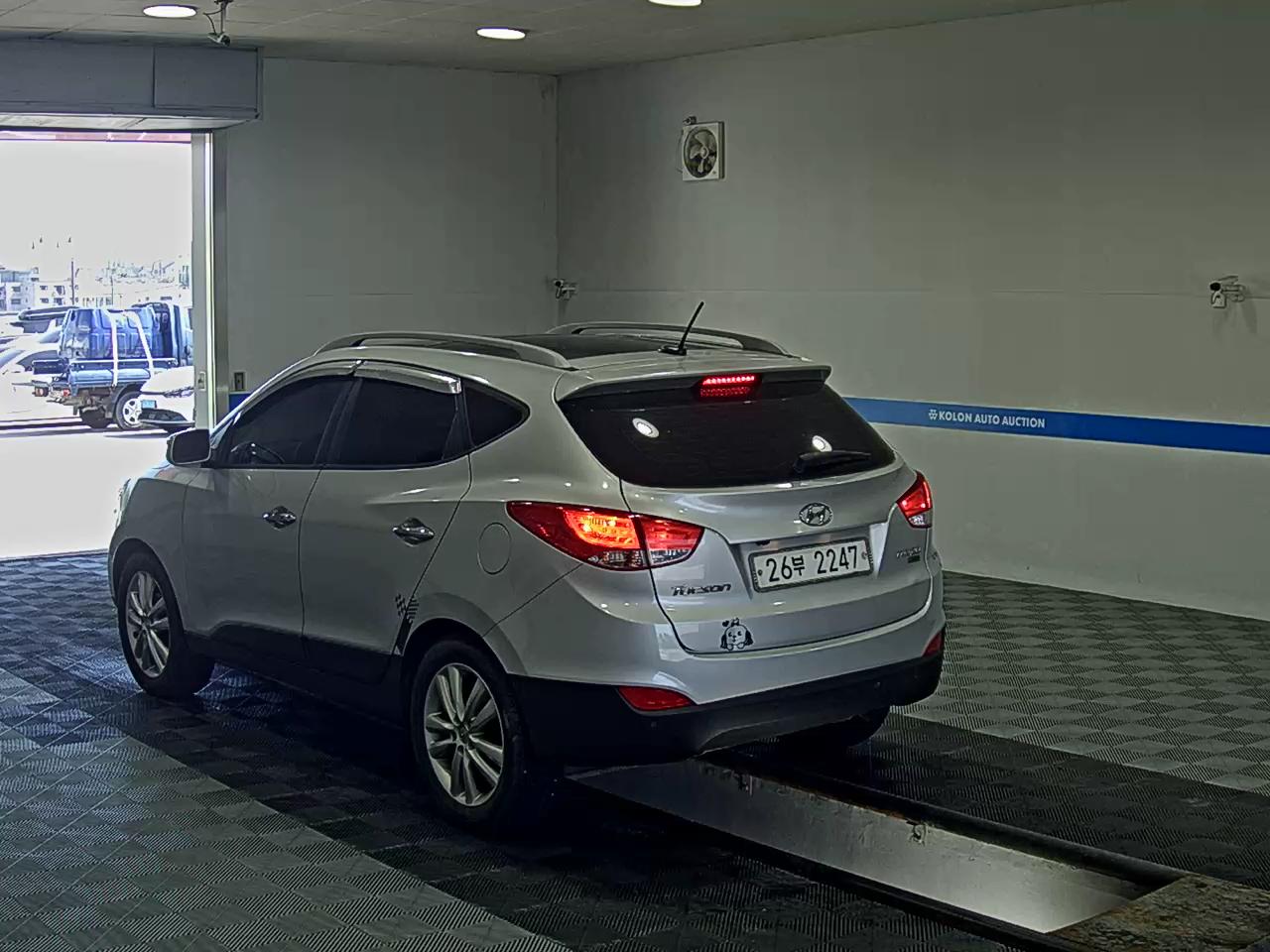 HYUNDAI TUCSON ix DIESEL R20 2WD LMX20 PREMIUM 2010 - zdjęcie 6
