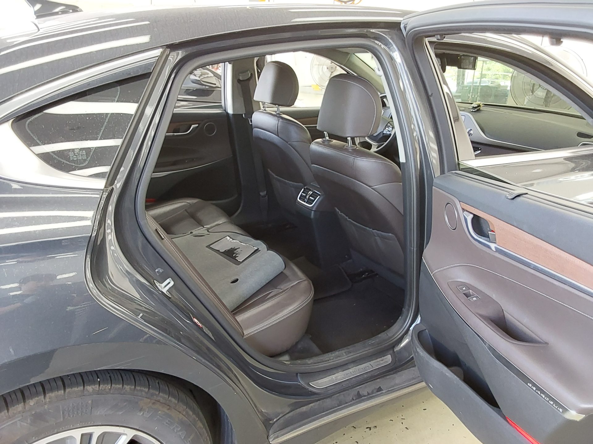 HYUNDAI GRANDEUR IG HYBRID 2.4 HEV EXCLUSIVE SPECIAL 2019 - zdjęcie 13