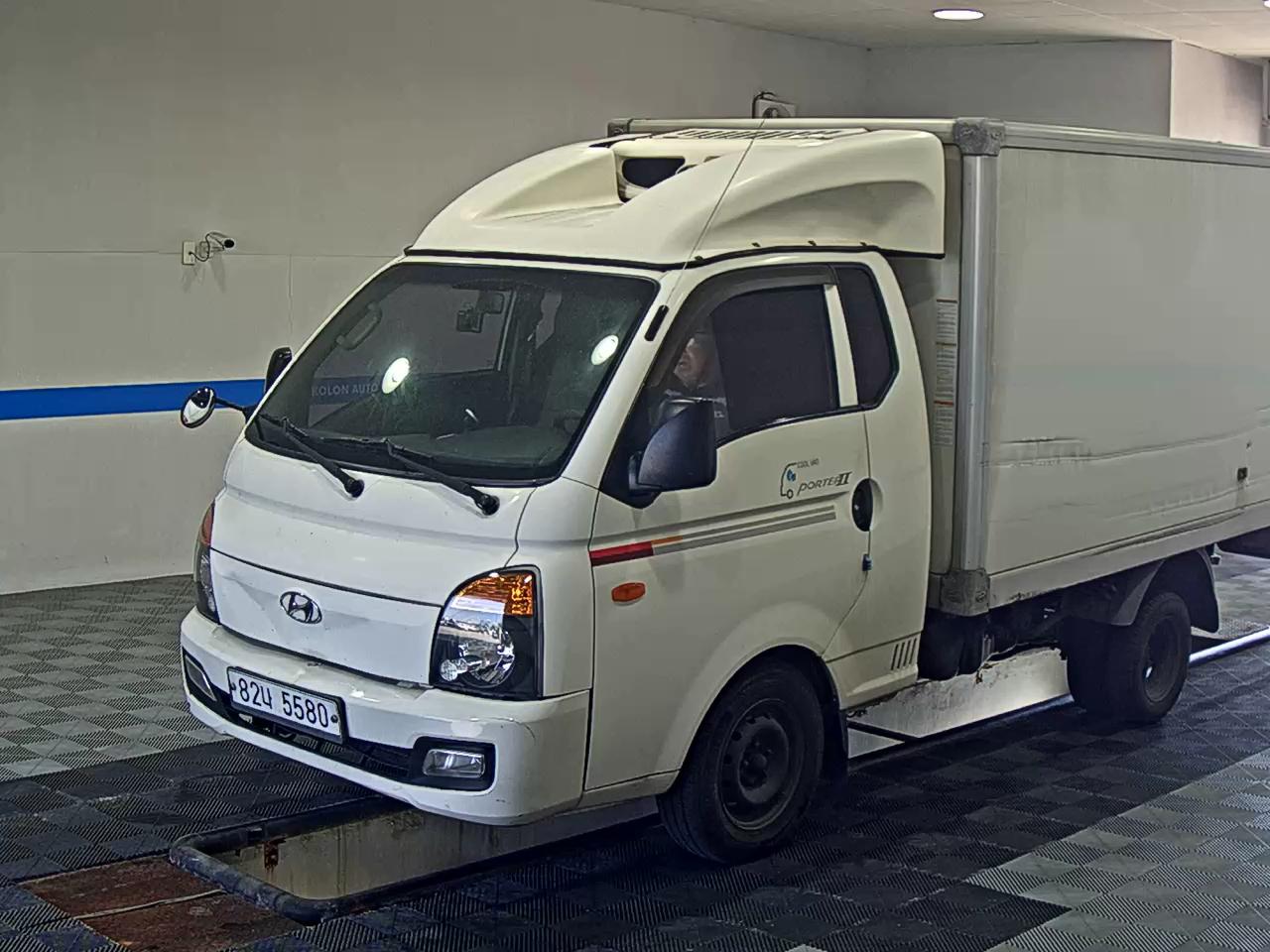 HYUNDAI PORTER II REFRIGERATED BOX TRUCK SUPER CAB 2018 - zdjęcie 2