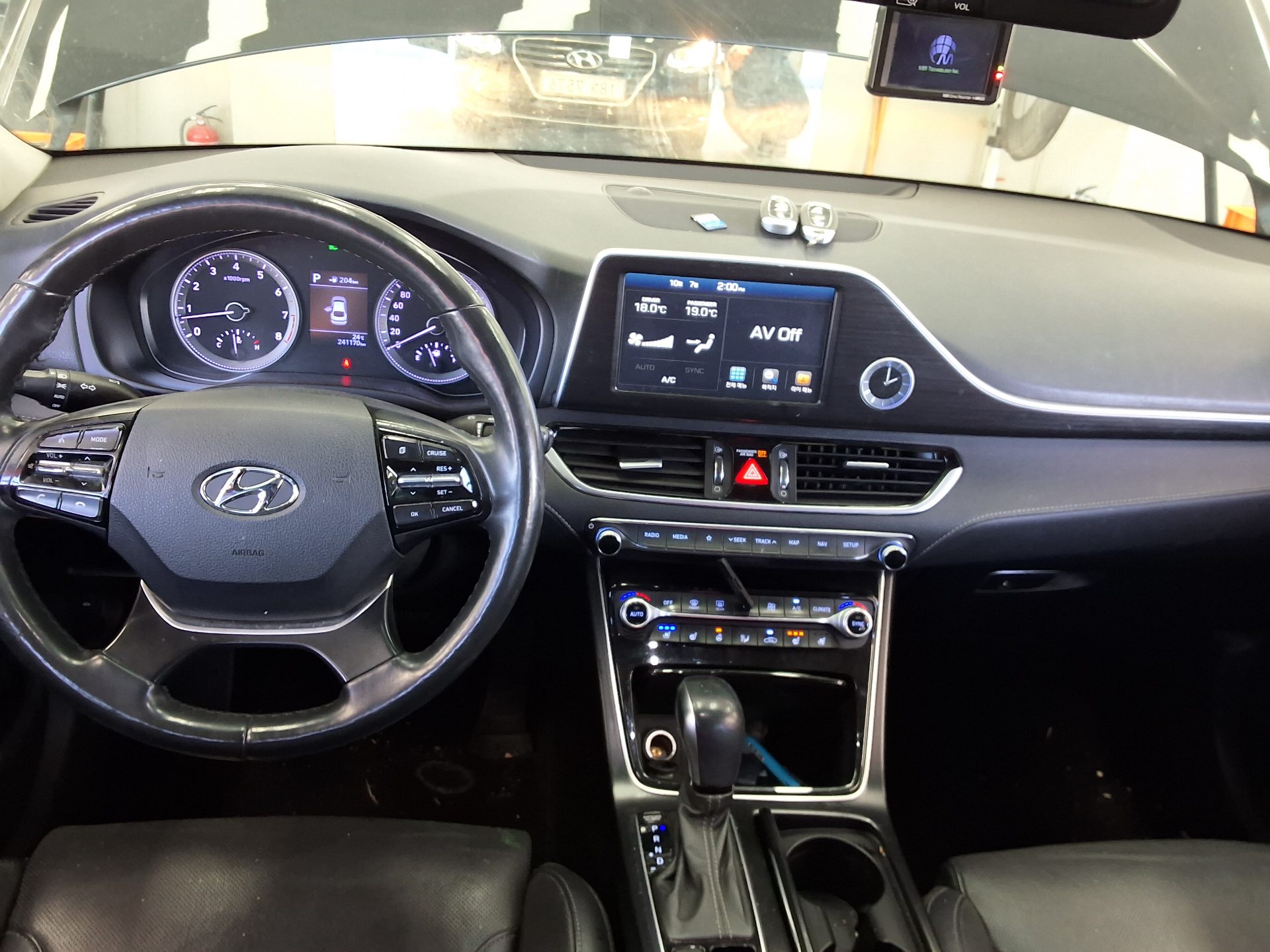 HYUNDAI GRANDEUR IG 2.4 GDi PREMIUM SPECIAL 2018 - zdjęcie 11