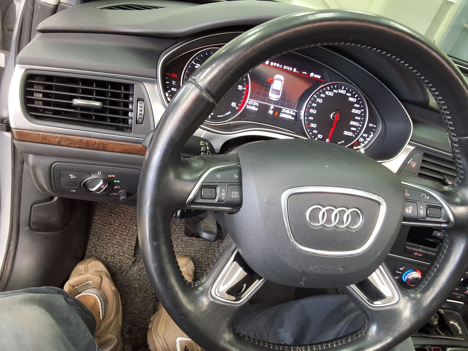 AUDI A6 (4TH GEN) 35 TDI PREMIUM 2016 - zdjęcie 23
