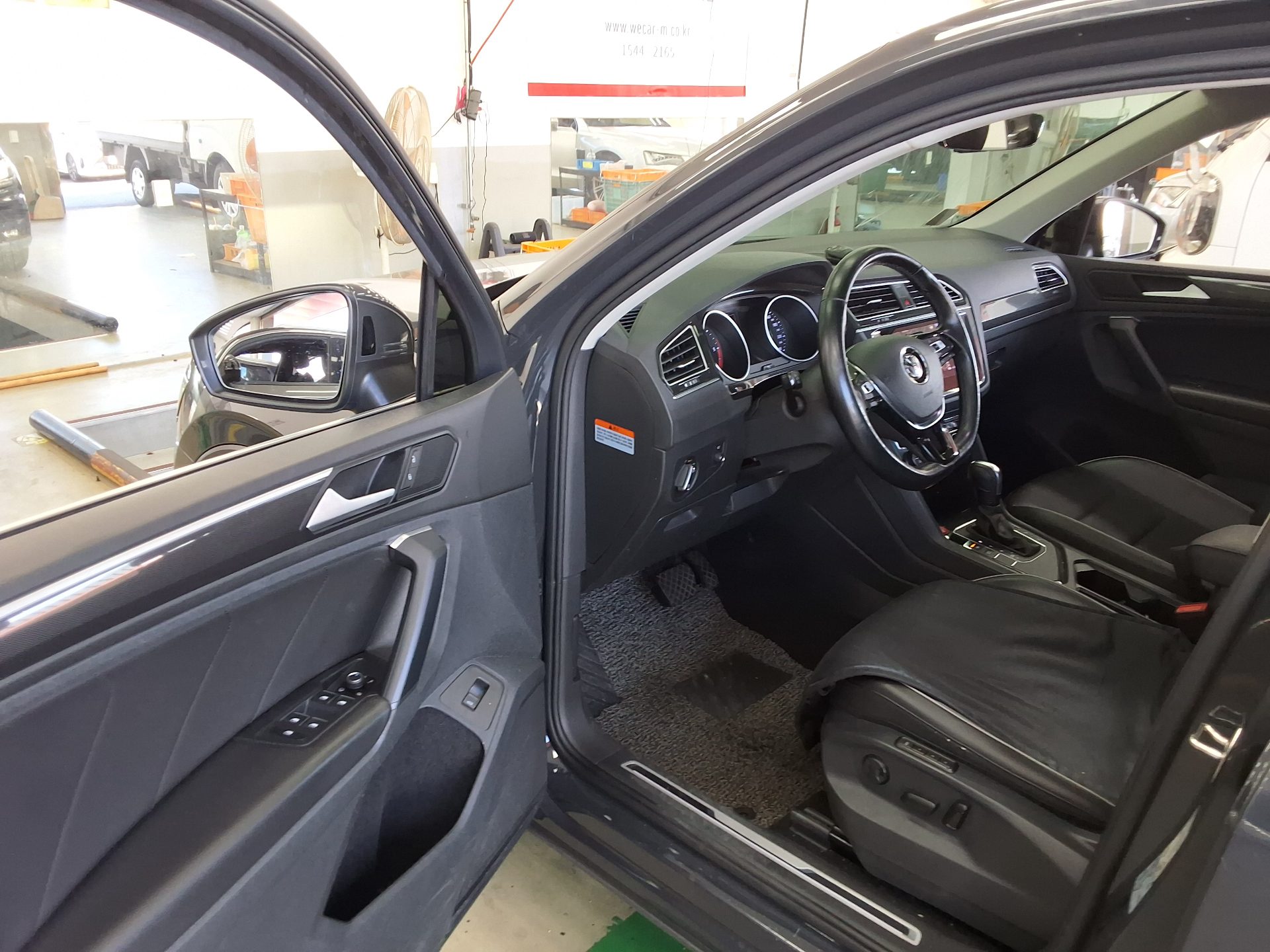 VOLKSWAGEN TIGUAN (2ND GEN) 2.0 TDI PRESTIGE 2020 - zdjęcie 10