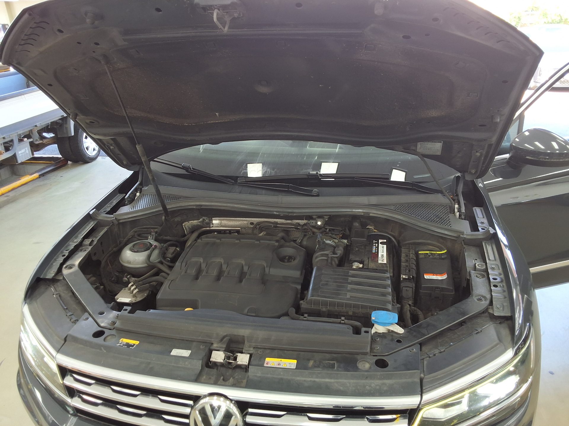 VOLKSWAGEN TIGUAN (2ND GEN) 2.0 TDI PRESTIGE 2020 - zdjęcie 20